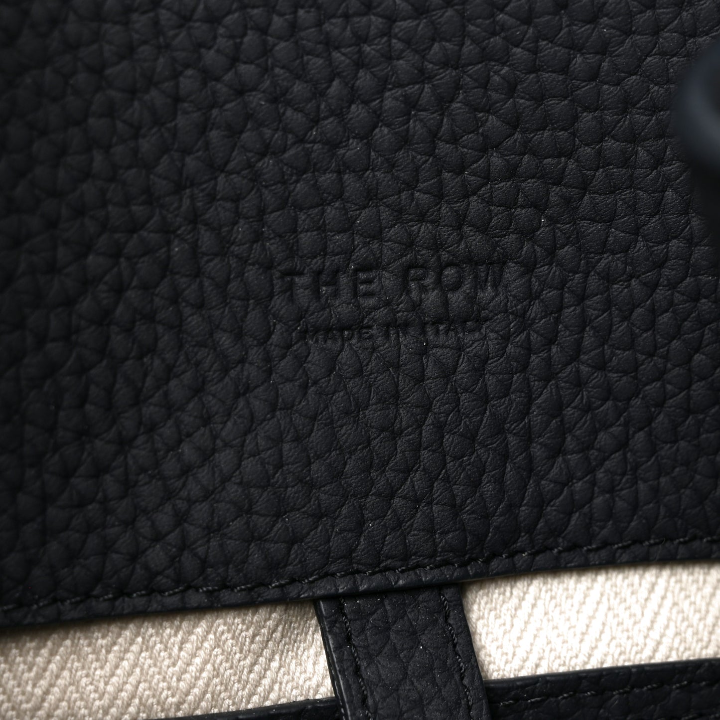 Matte Grained Calfskin Soft Margaux 15 Marine