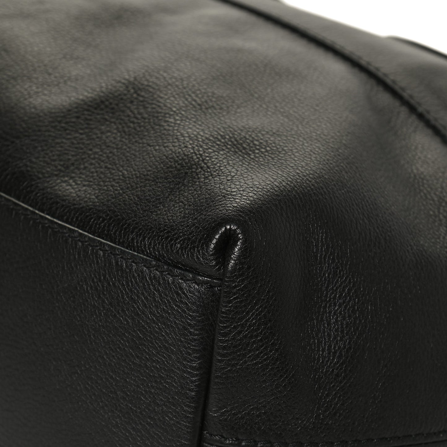 Waxy Grained Calfskin Studded Medium Nightingale Black