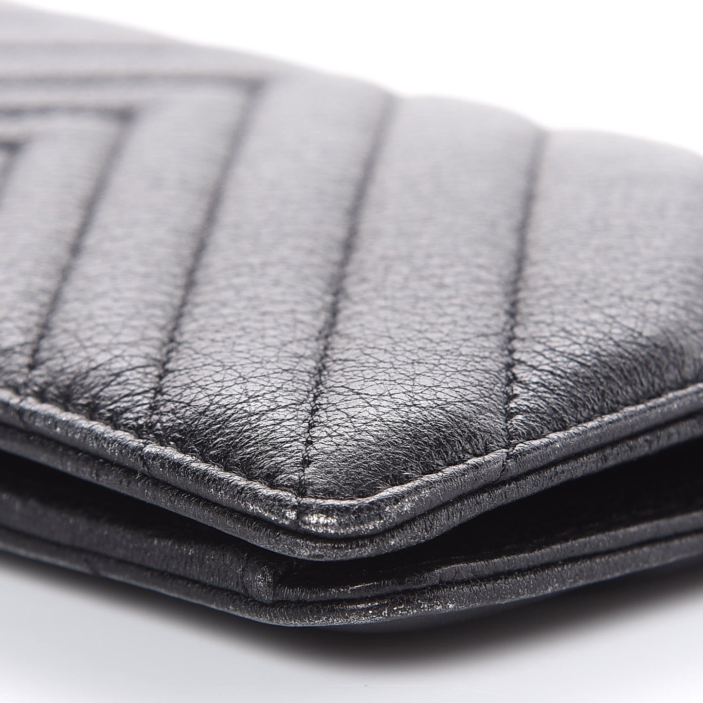 Shiny Goatskin Chevron Quilted Yen Wallet Black