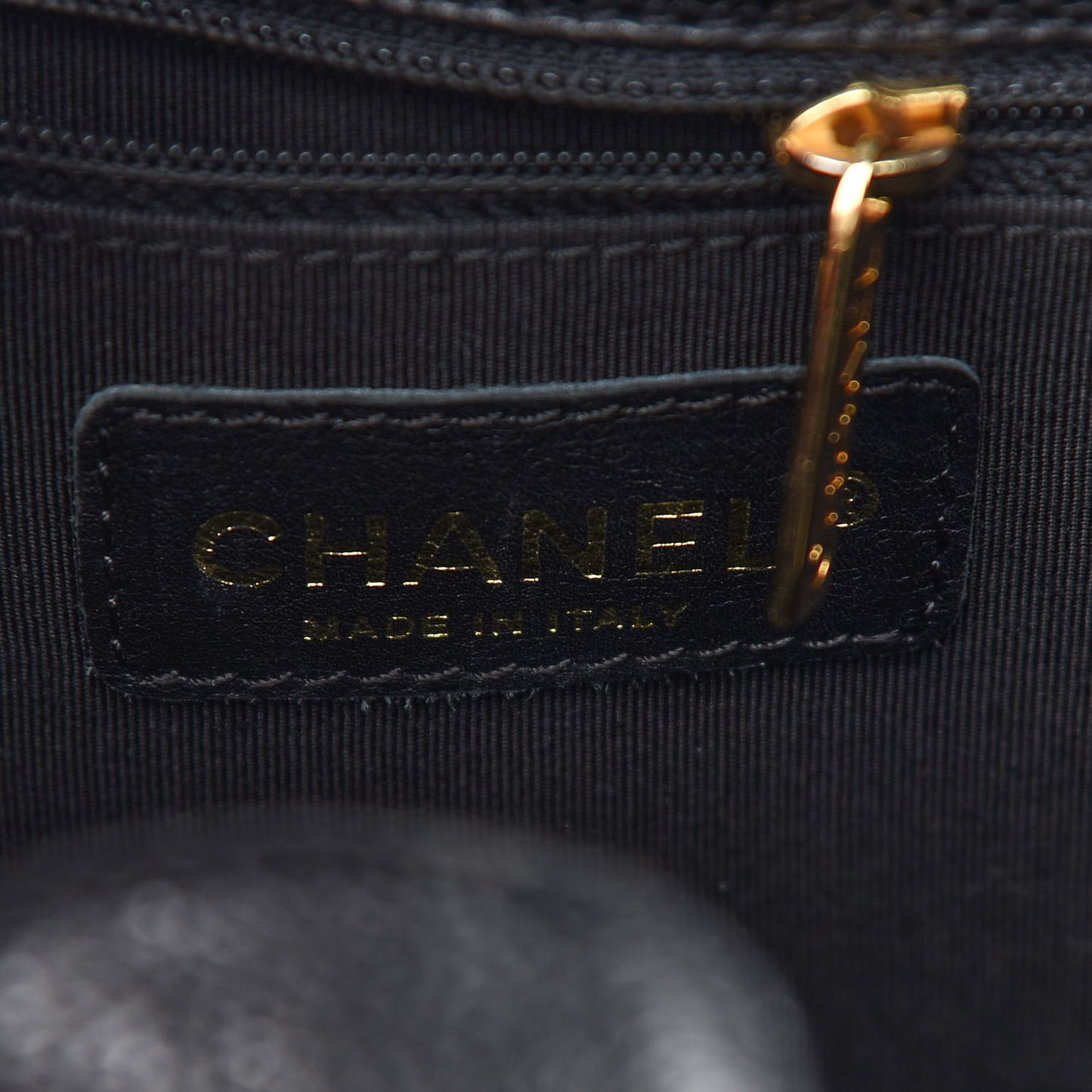 Caviar Quilted Petit Shopping Tote PST Black