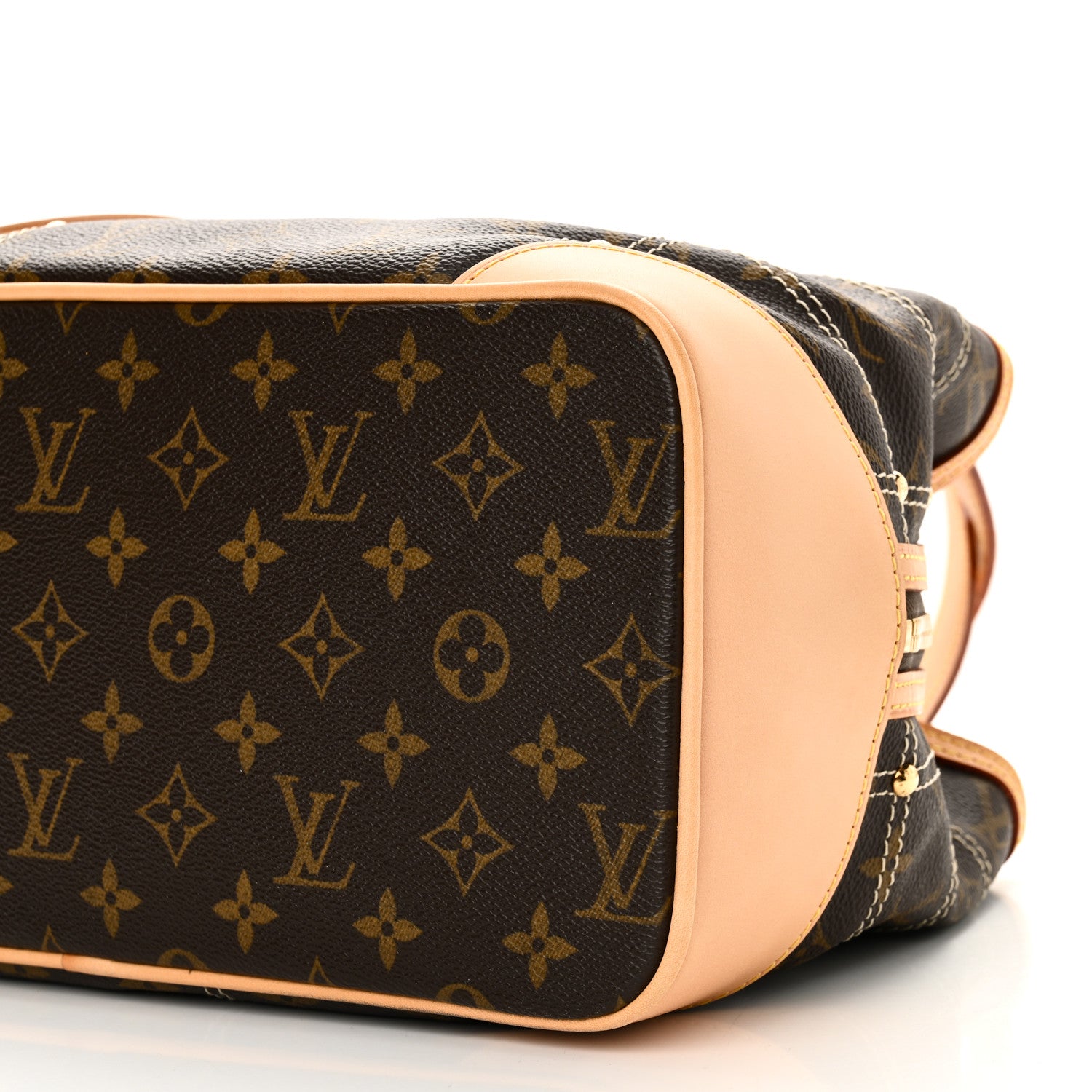 Louis Vuitton Monogram Riveting 8 of 8