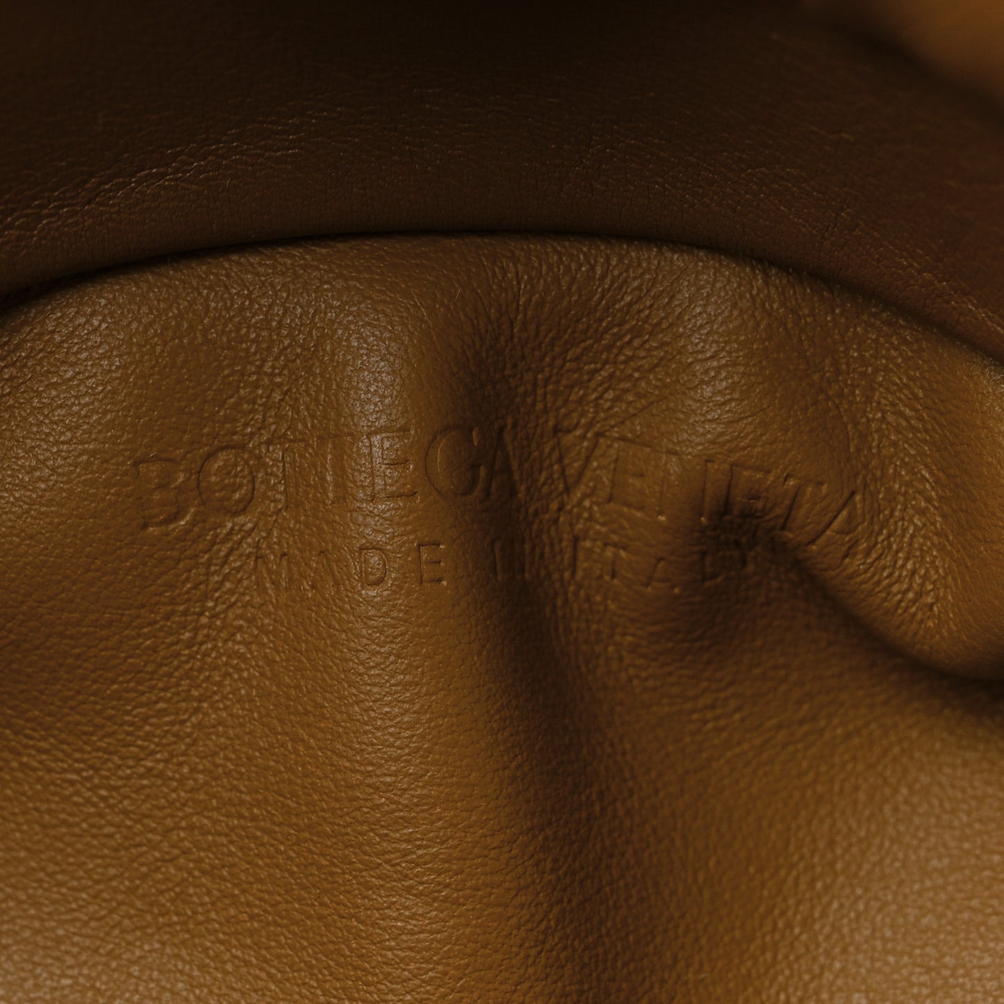 Calfskin The Pouch Chain Cammello