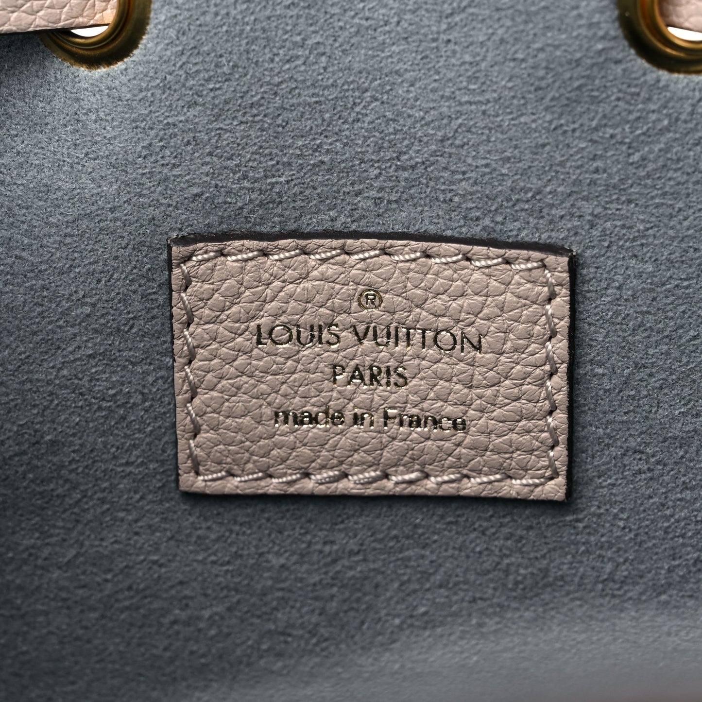 Calfskin Lockme Bucket MM Greige