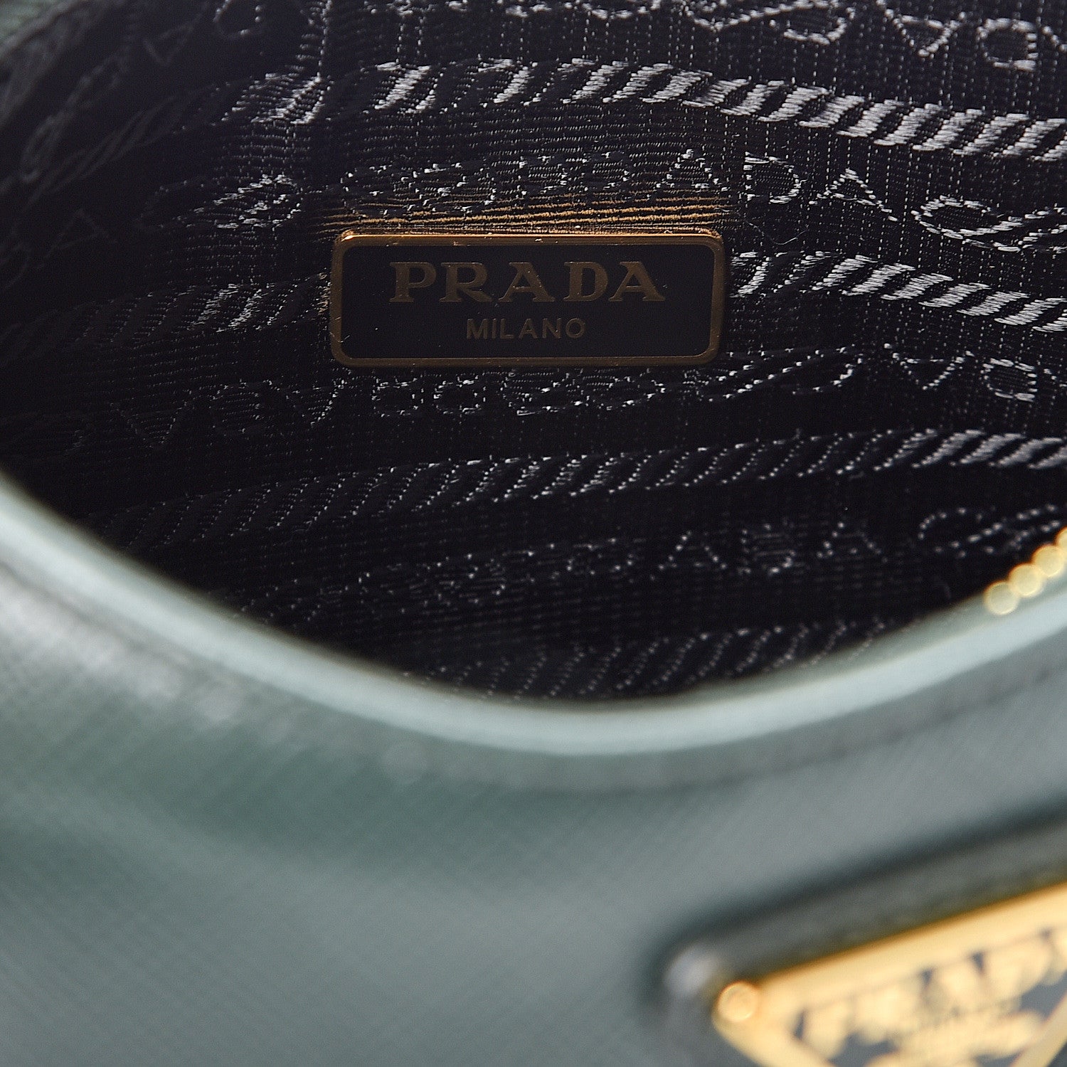 Prada Saffiano Lux Re-Edition 2005 Shoulder Bag Smeraldo 5 of 9