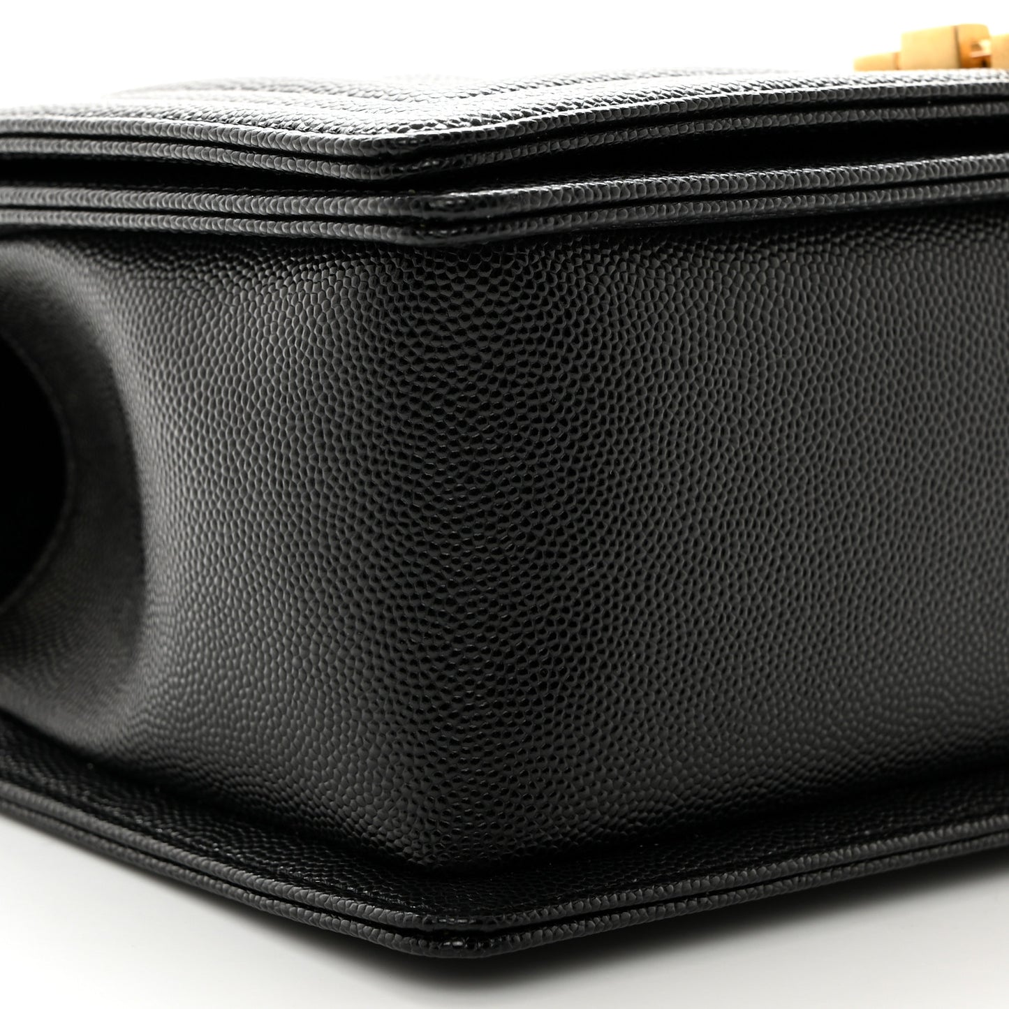 Caviar Quilted Medium Boy Flap Black