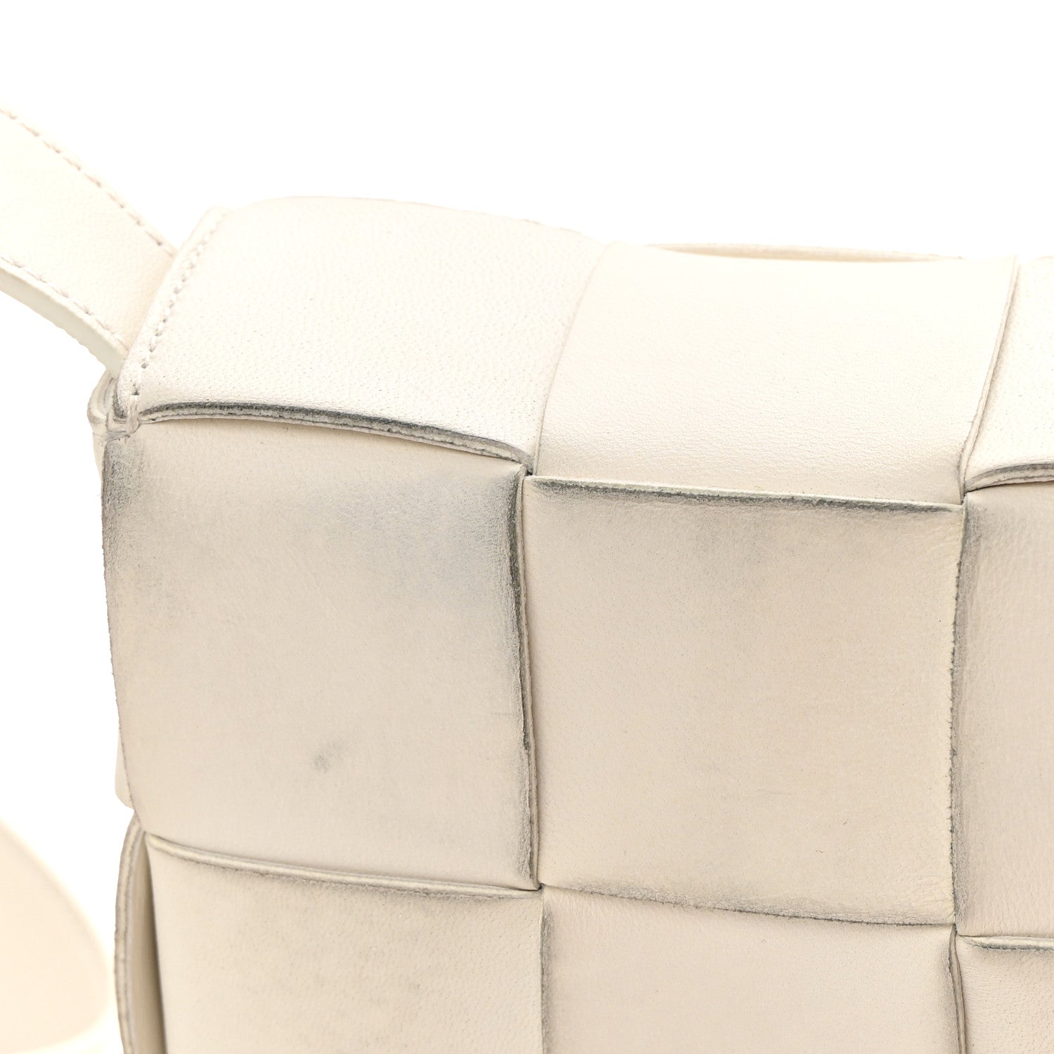 Bottega Veneta Lambskin Maxi Intrecciato Cassette Crossbody Bag White 15 of 16