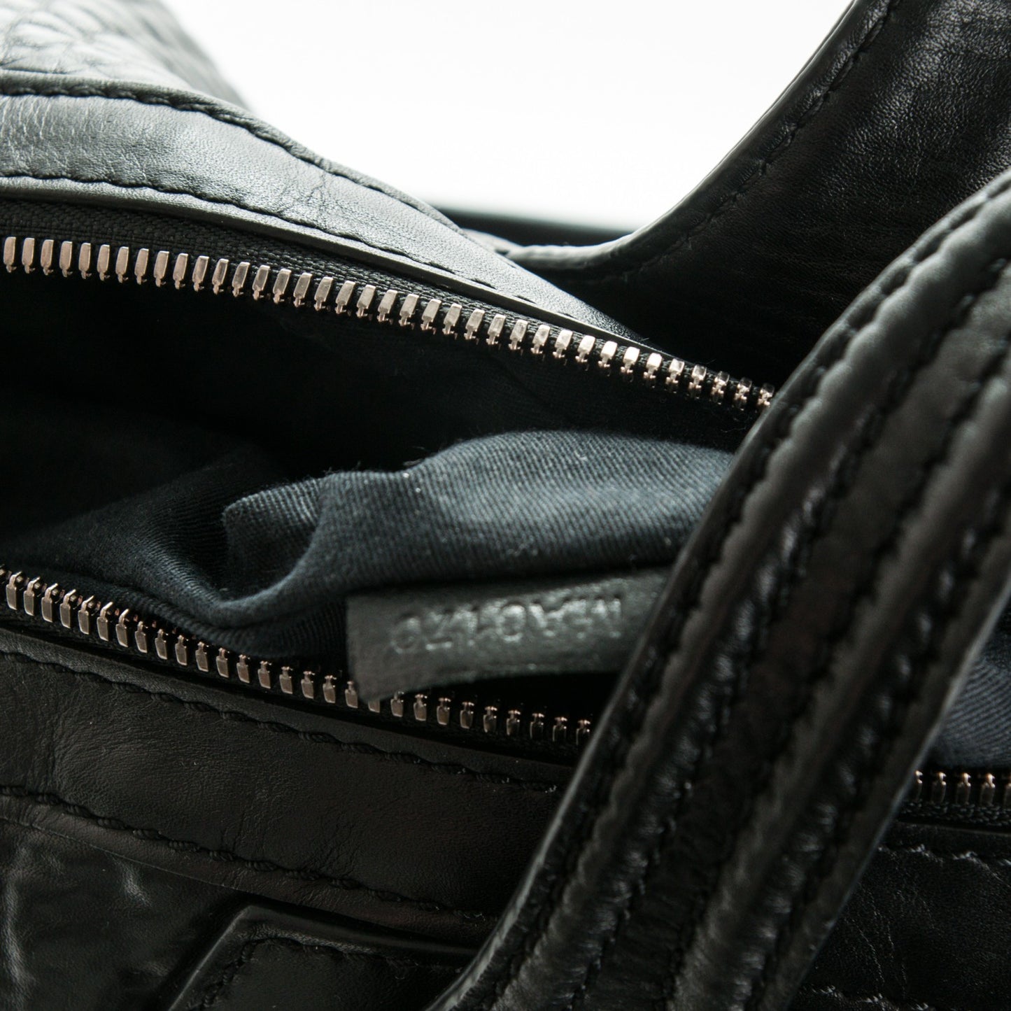 Calfskin Cable Embossed Medium Nightingale Black