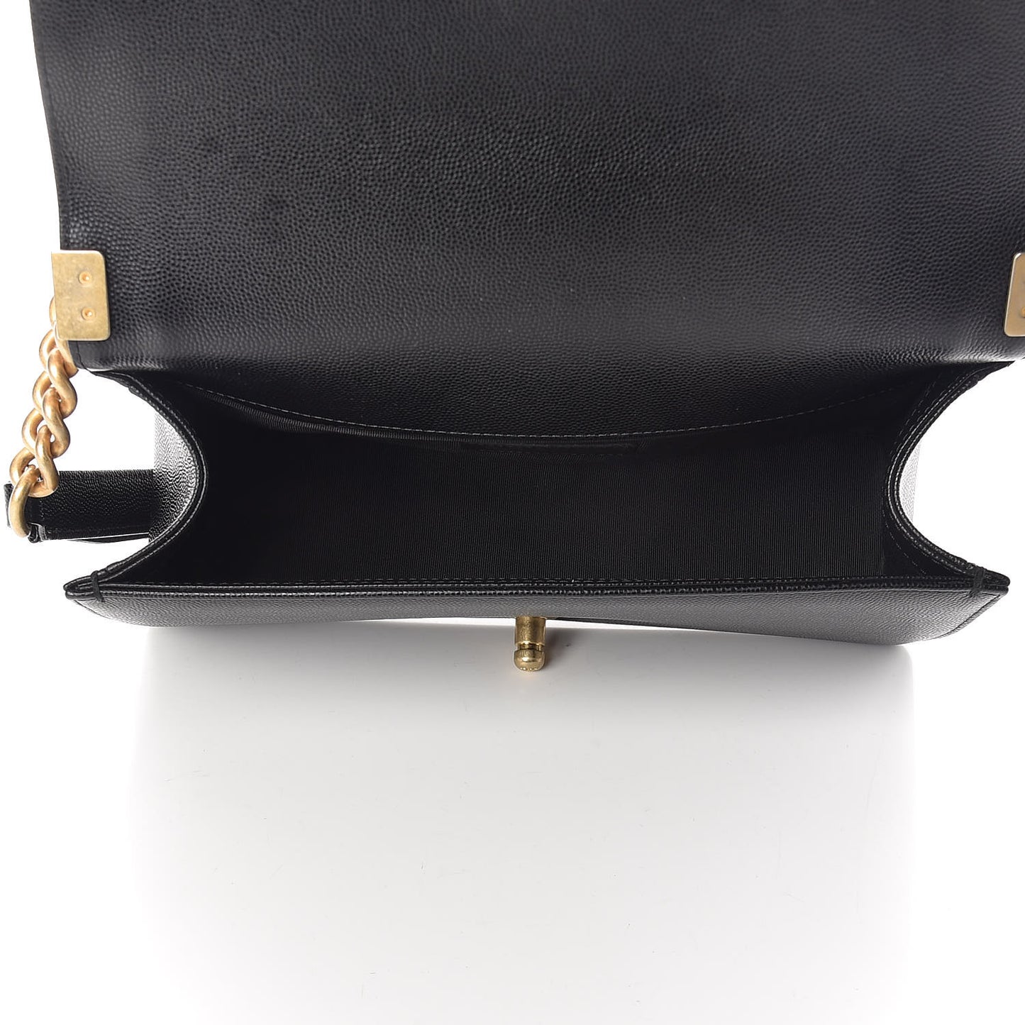 Caviar Quilted Medium Boy Flap Black