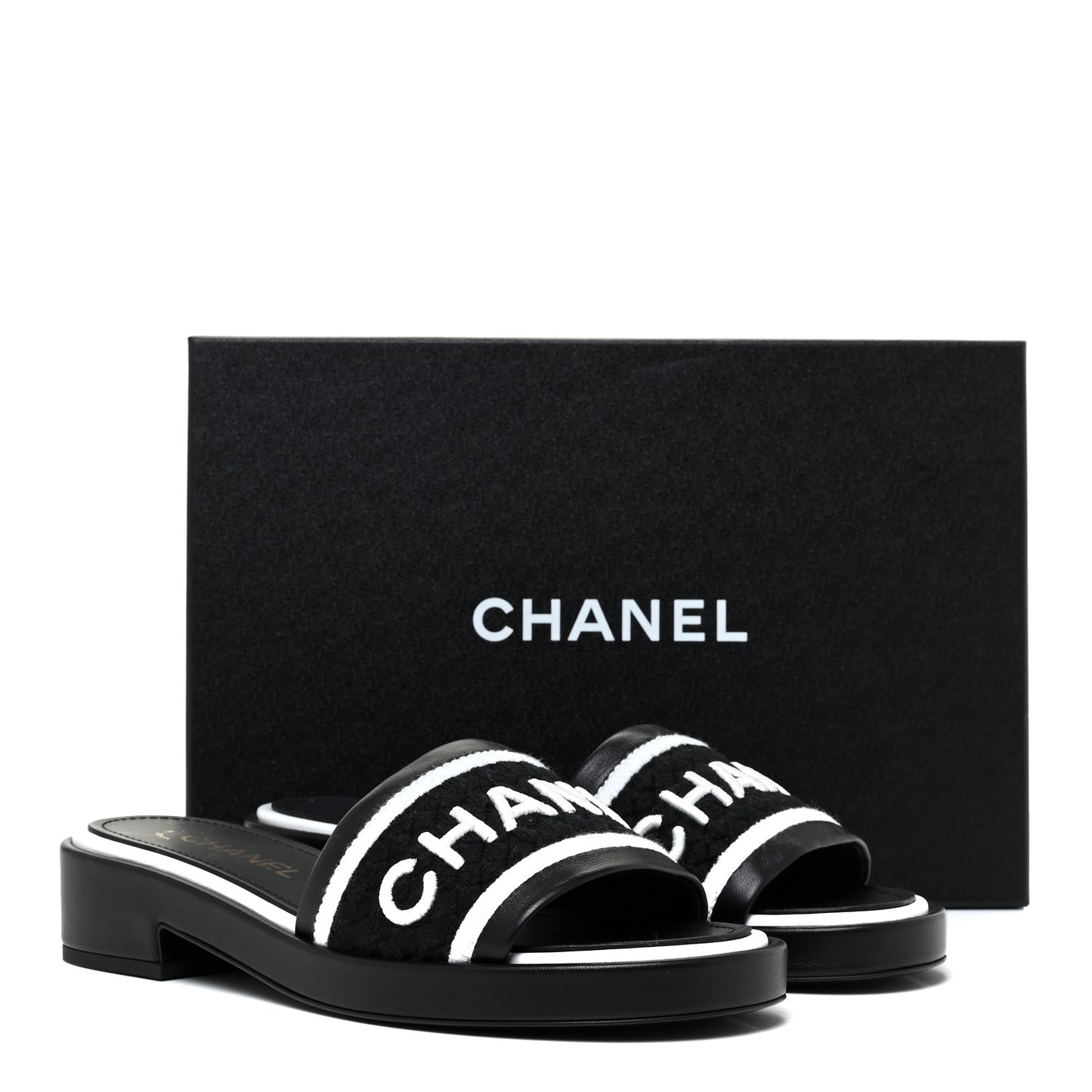 Lambskin Embroidered CC Mule Sandal 39 Black White
