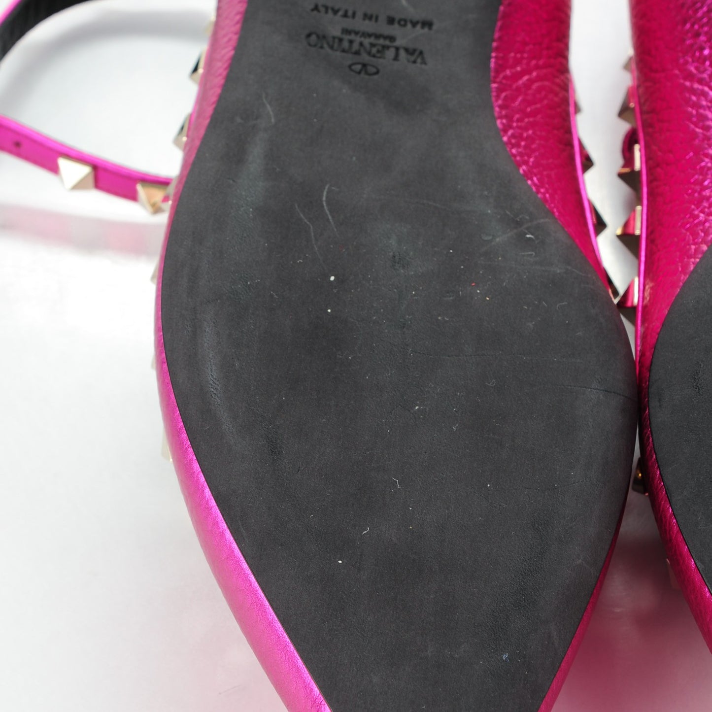 Metallic Pebbled Calfskin Rockstud Cage Ballerina Flats 39 Peony
