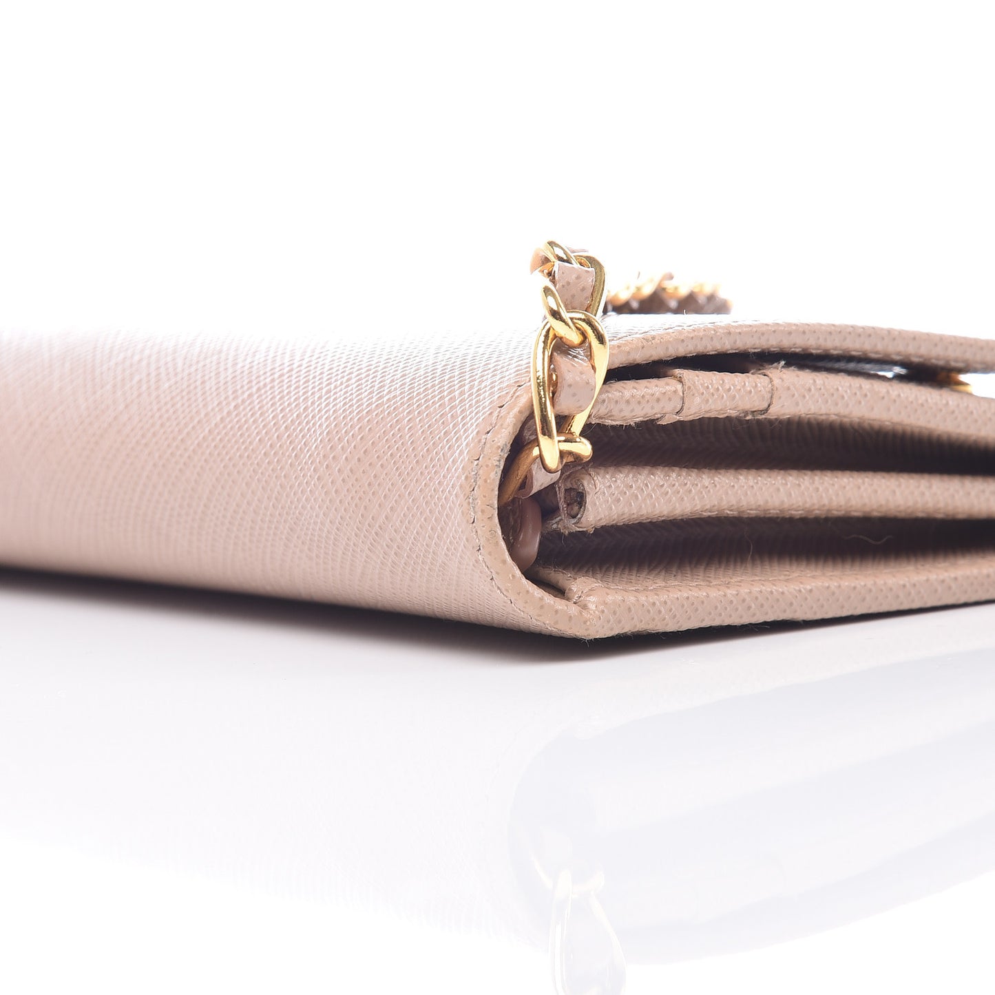 Saffiano Metal Oro Chain Wallet Cammeo
