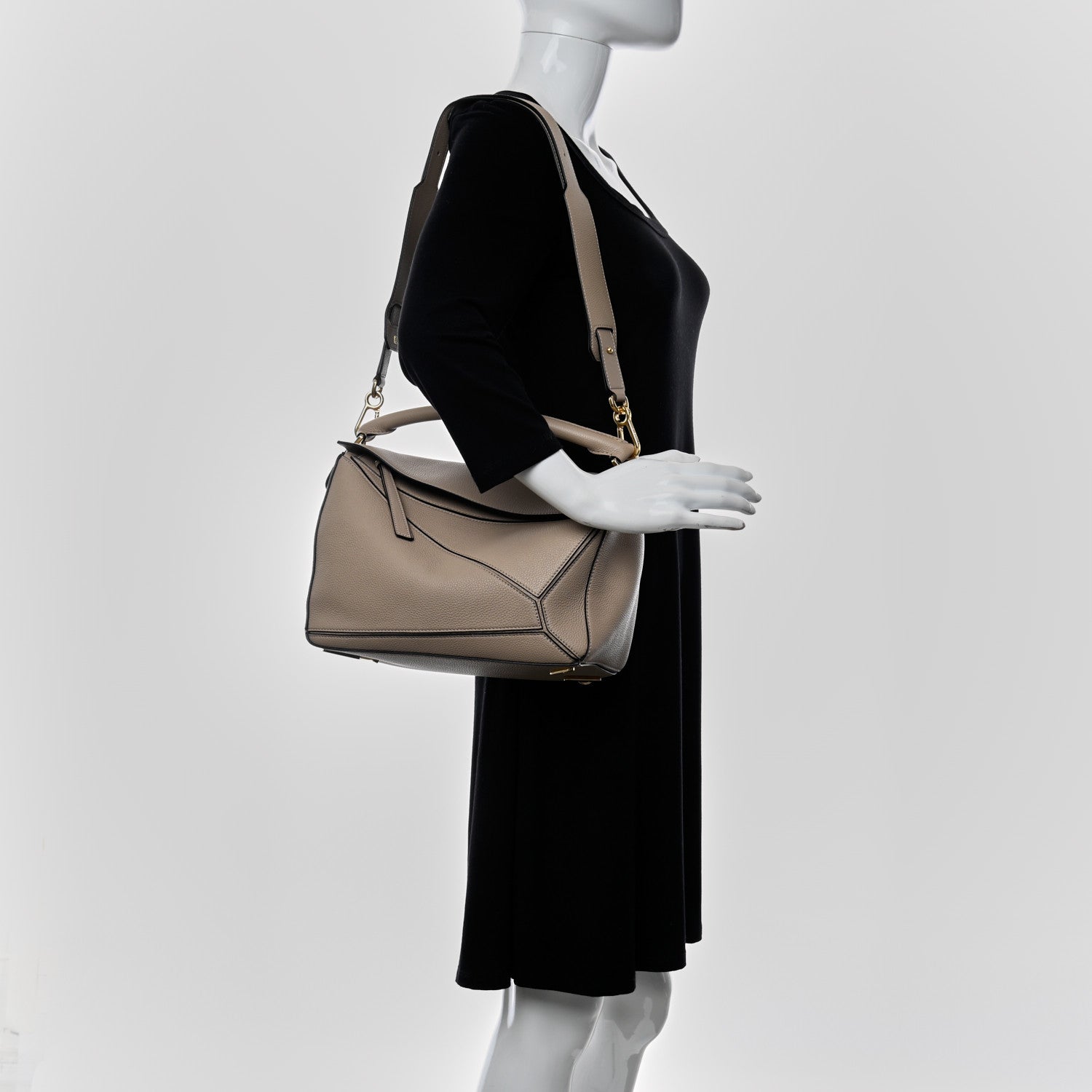 Loewe Calfskin Medium Puzzle Bag Sand 2 of 11