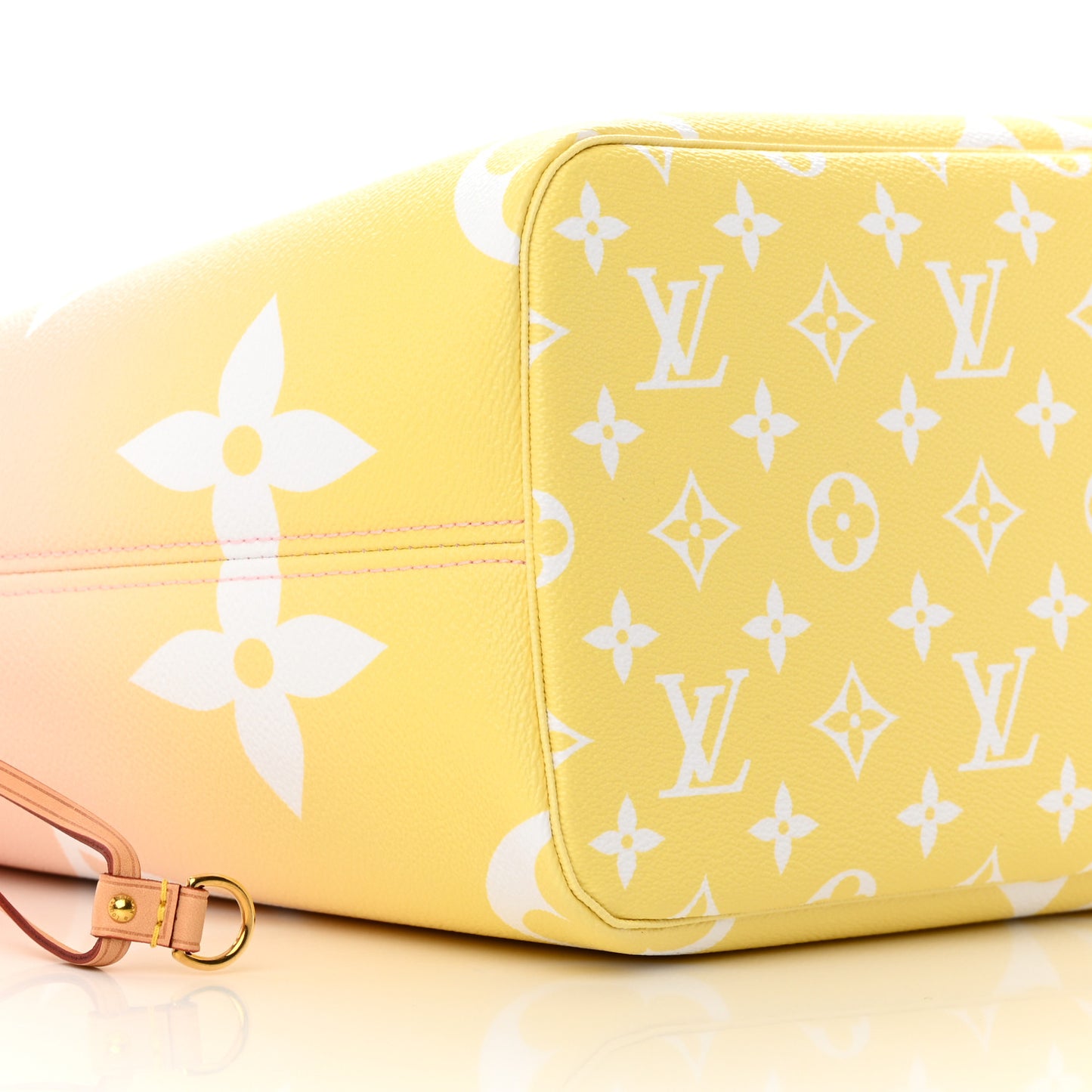 Monogram Giant By The Pool Neverfull MM Light Pink