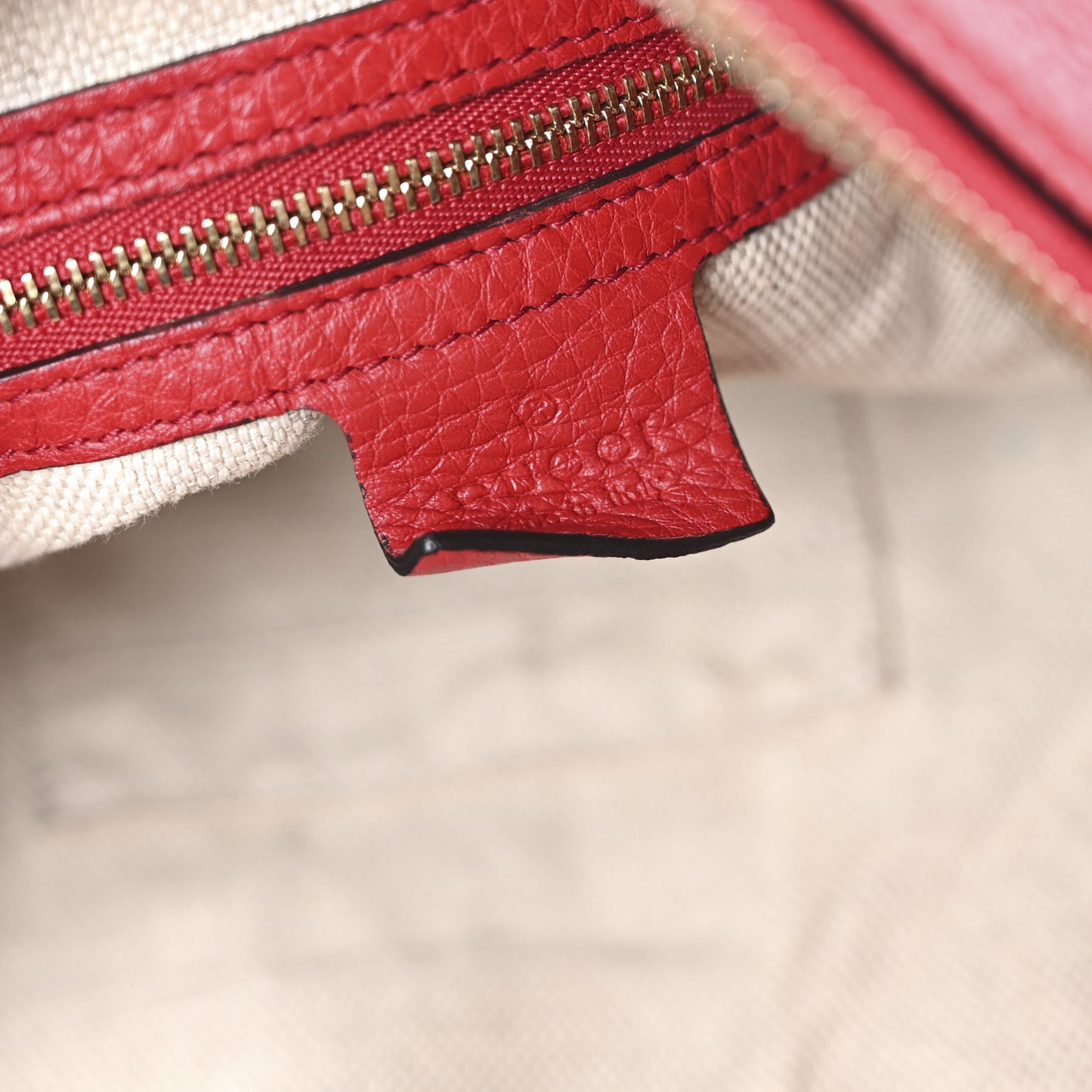 Pebbled Calfskin Large Soho Hobo Tabasco Red