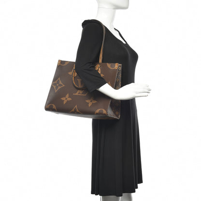 Louis Vuitton Reverse Monogram Giant Onthego MM 2 of 10