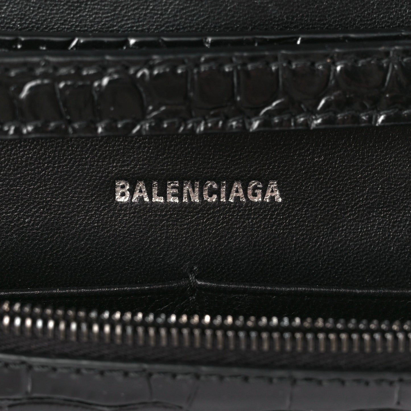 Shiny Calfskin Monochrome Crocodile Embossed Hourglass Chain Bag Black