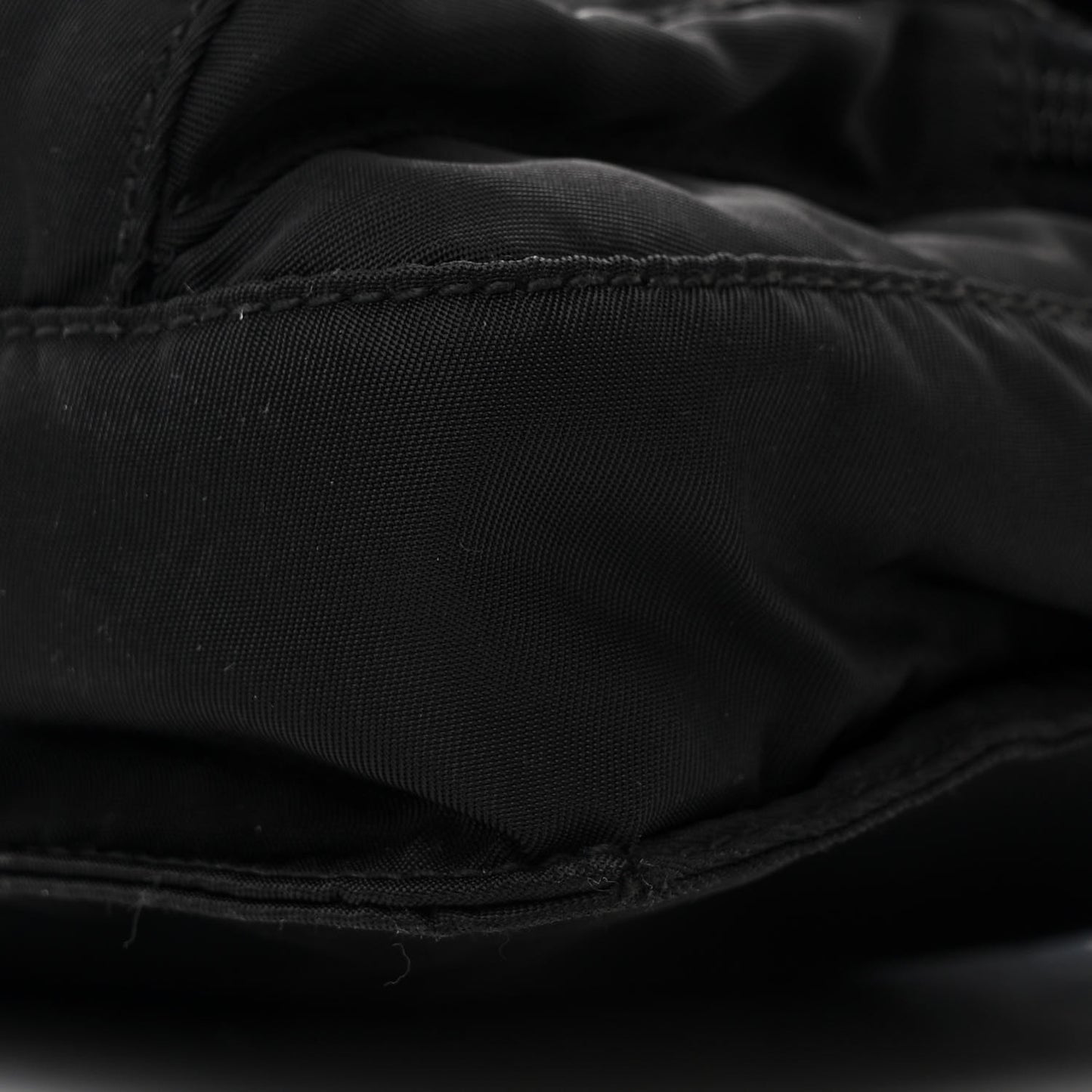 Nylon Vela Messenger Black
