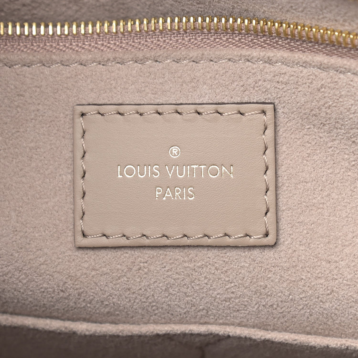 Louis Vuitton Empreinte Monogram Giant Onthego MM Tourterelle 6 of 8
