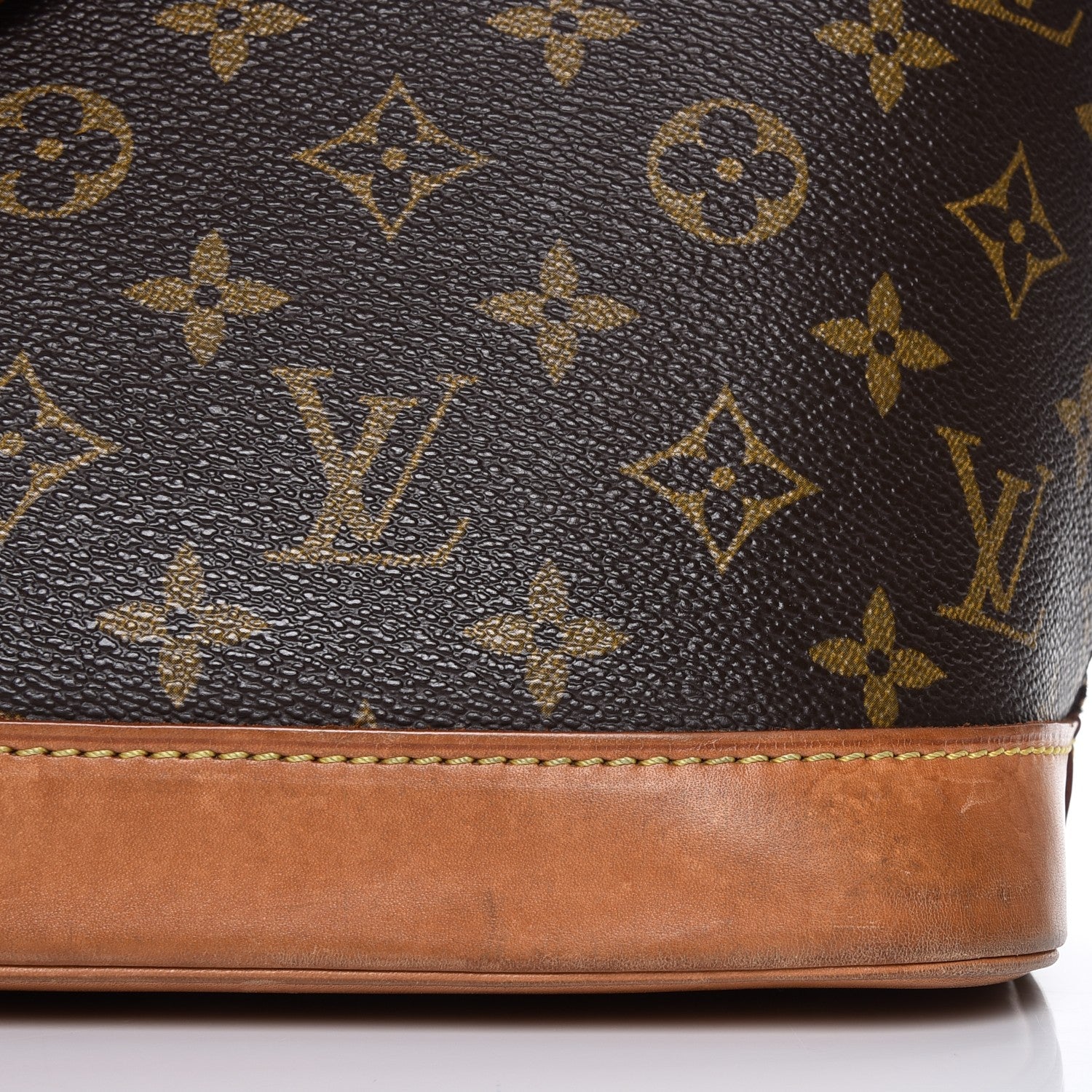 Louis Vuitton Monogram Alma PM 8 of 21