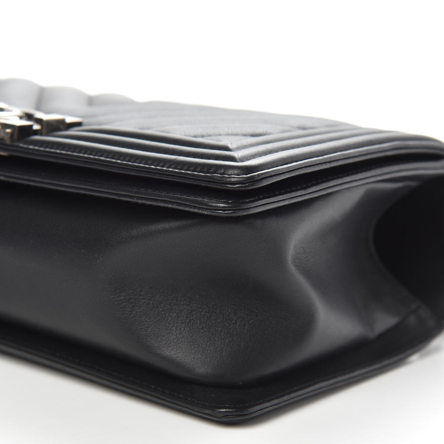 Lambskin Chevron Quilted Medium Boy Flap Black