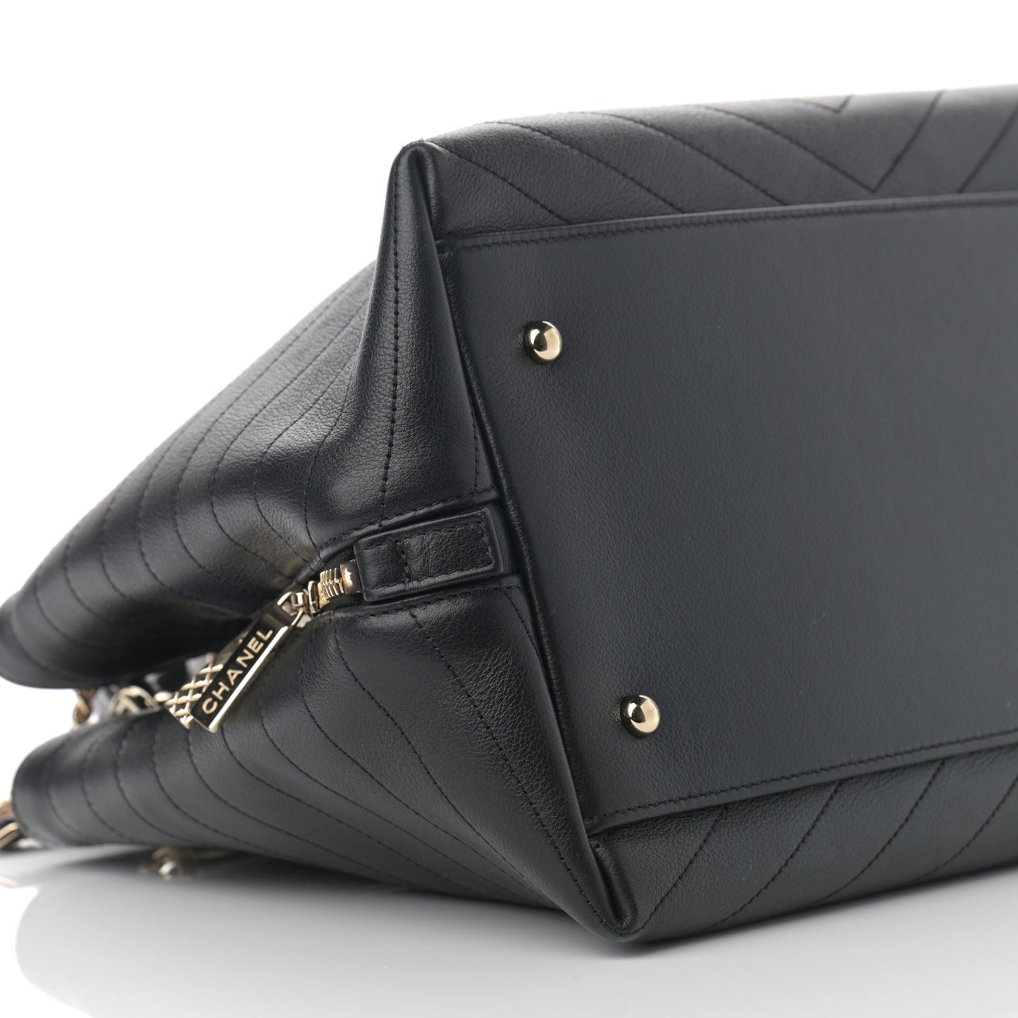 Calfskin Stitched Large Chevron Chic Shopping Bag Black