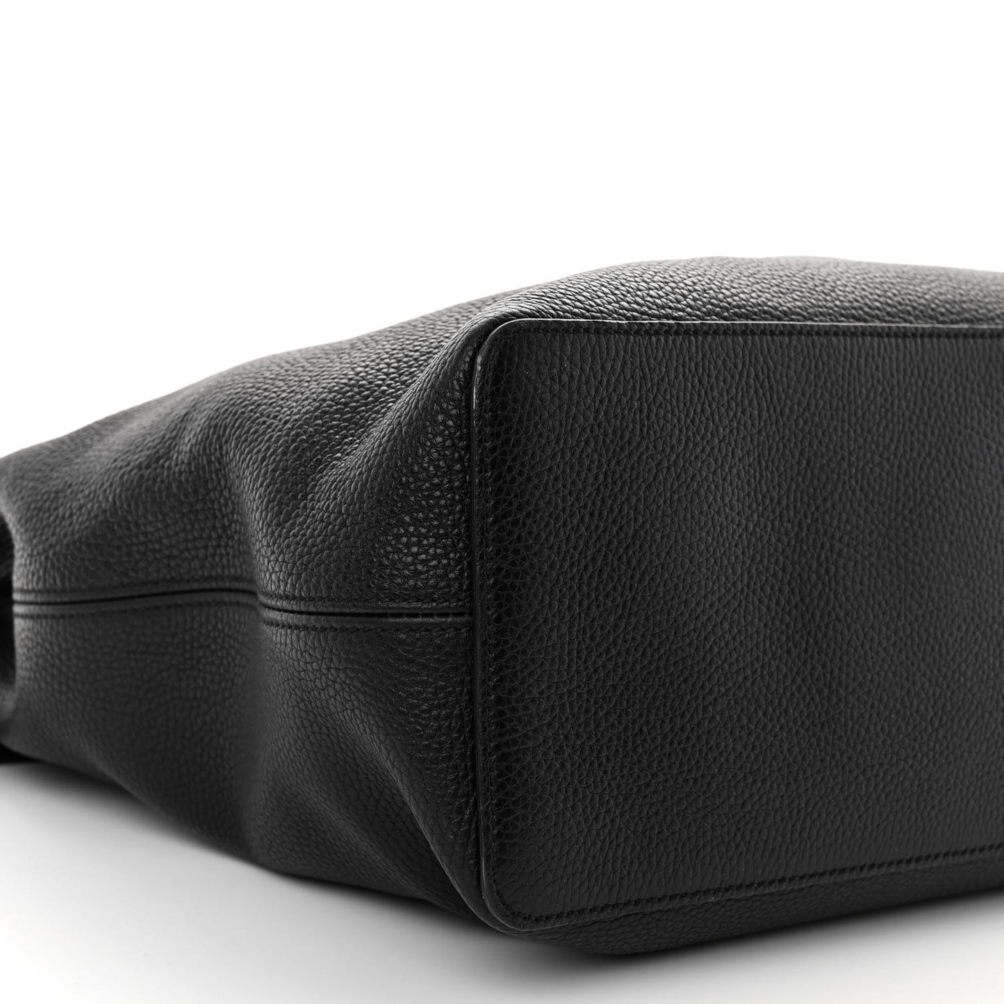 Pebbled Calfskin Large Soho Hobo Black