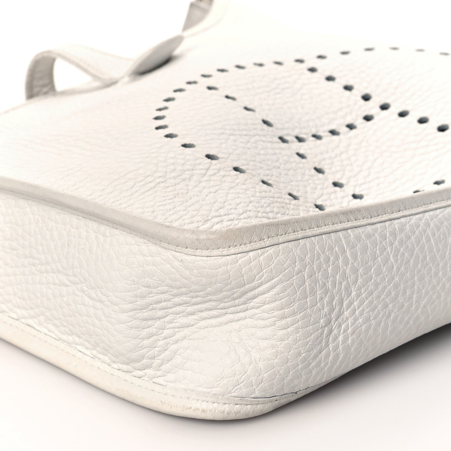 Taurillon Clemence Evelyne PM White