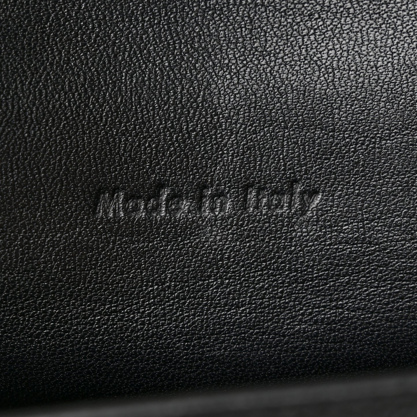 Grained Calfskin Compact Trotteur Black