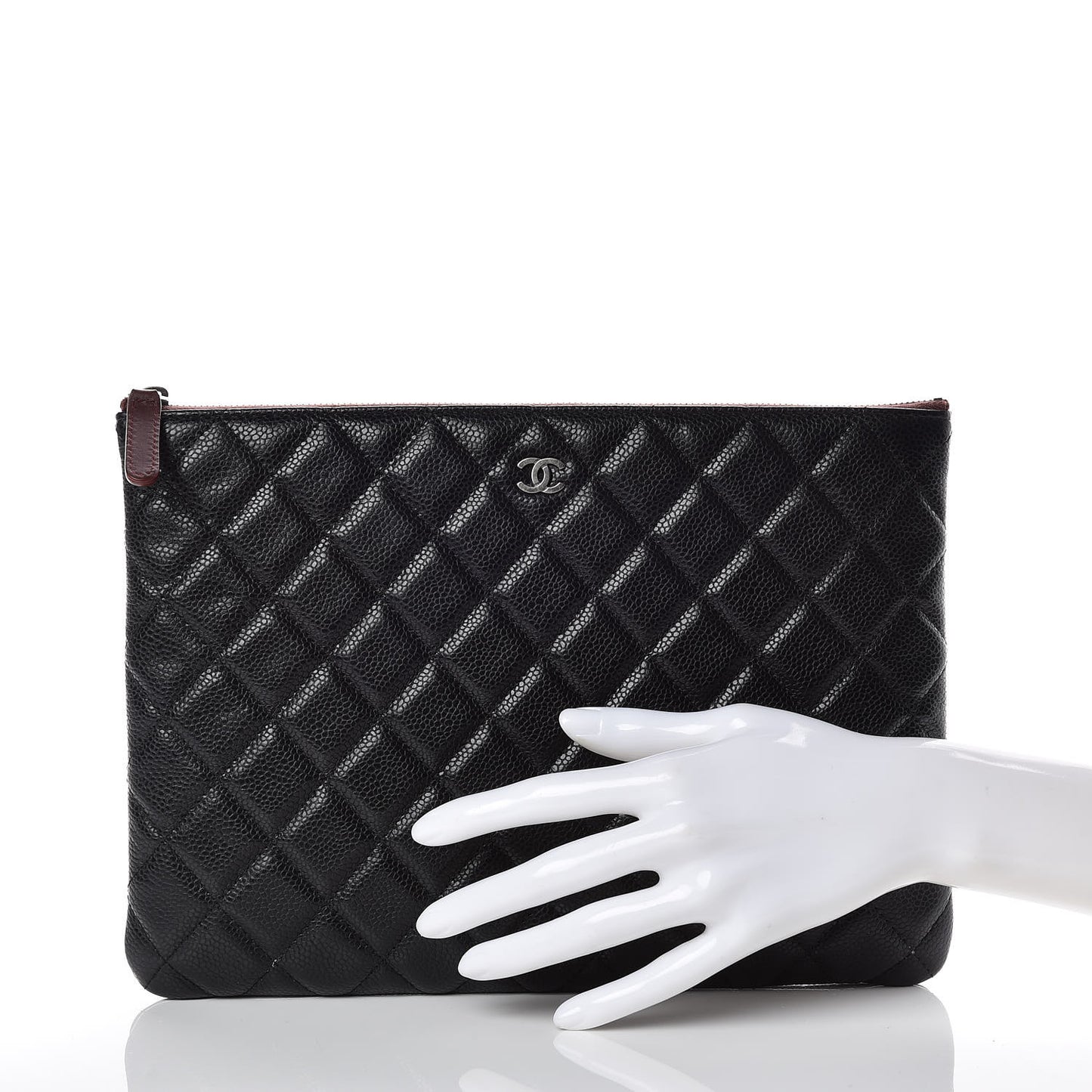 Caviar Quilted Medium Cosmetic Case Black