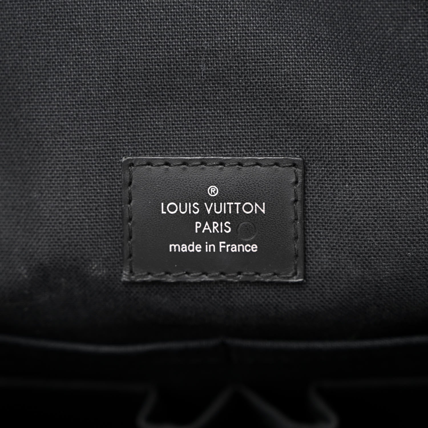 Louis Vuitton Damier Graphite Skyline Messenger MM 6 of 12