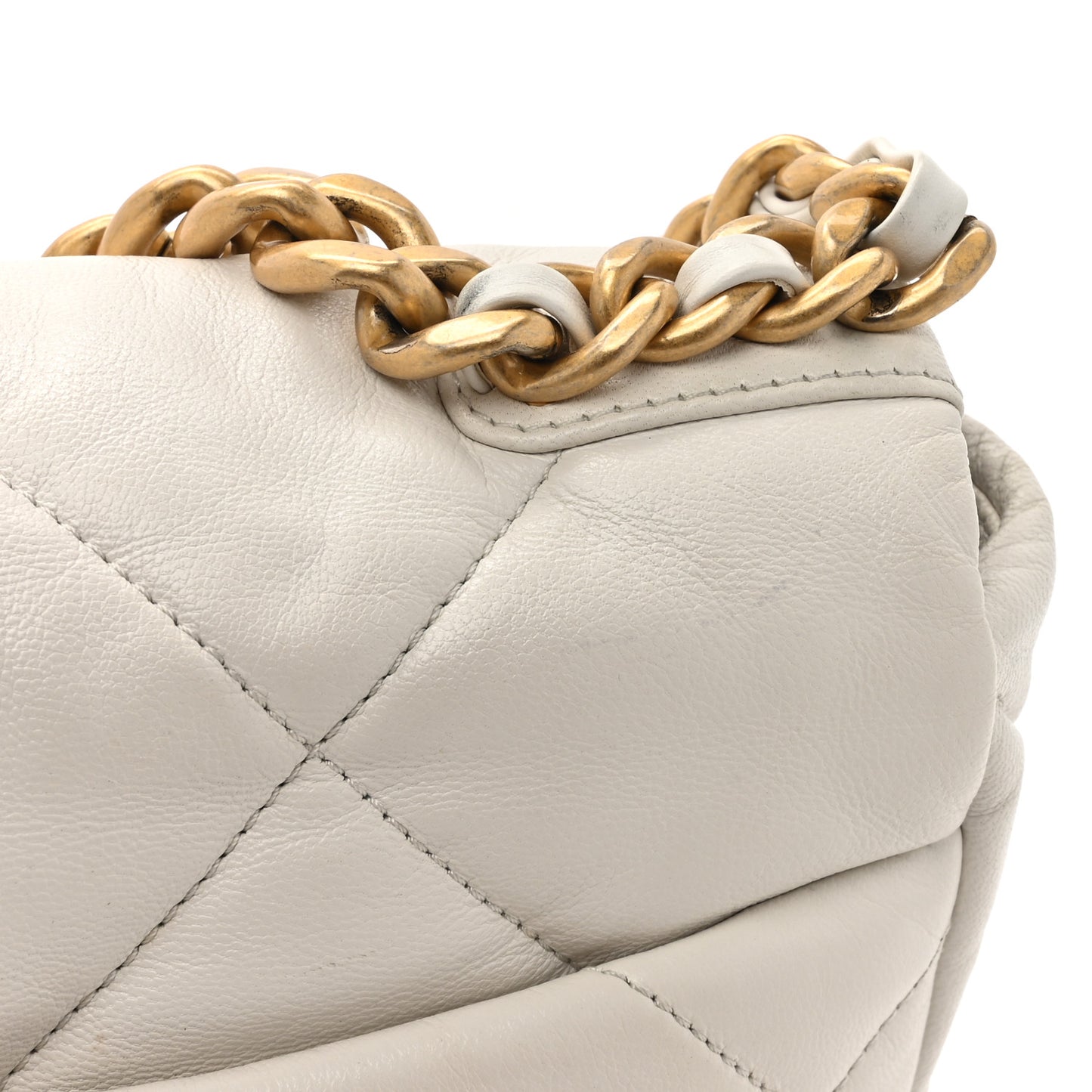 Lambskin Quilted Medium Chanel 19 Flap White