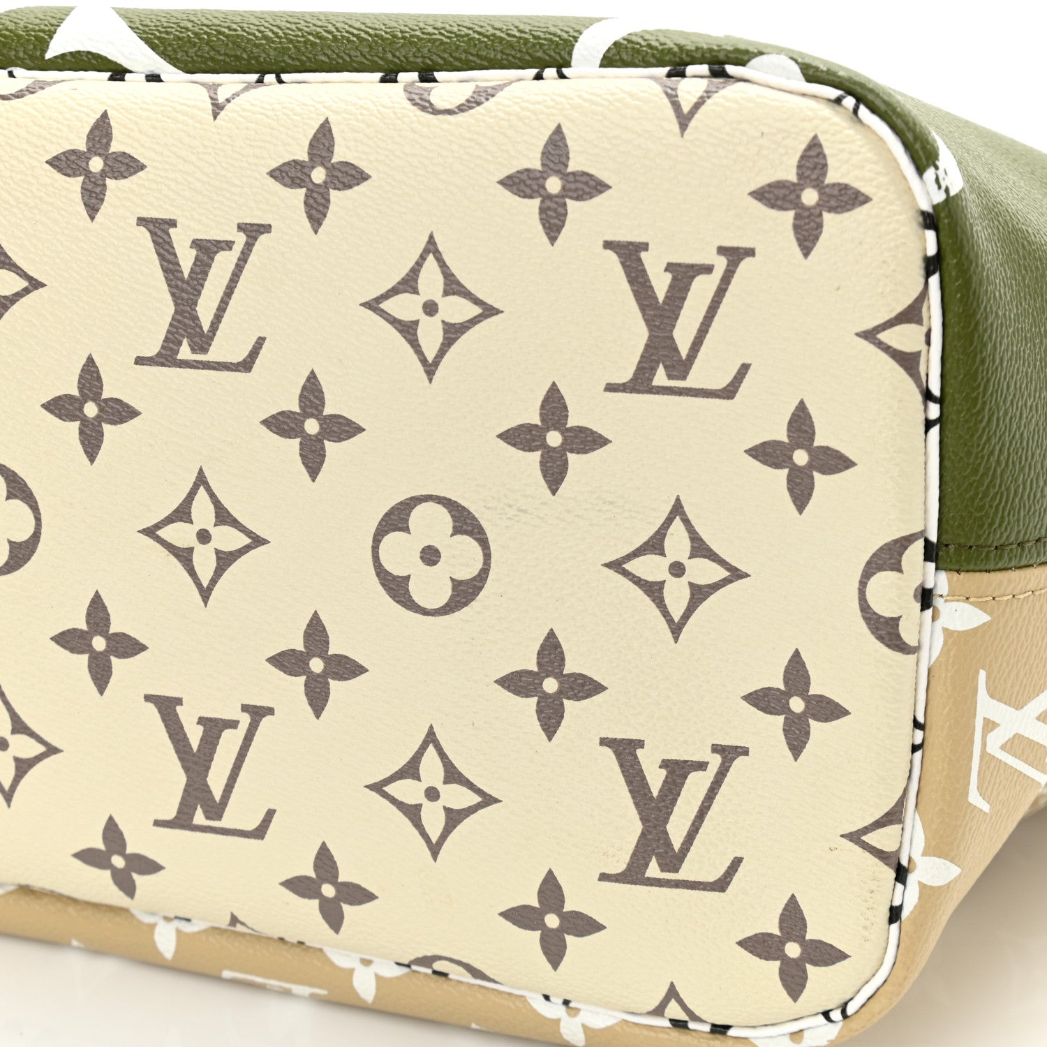 Louis Vuitton Monogram Giant Neverfull MM Kaki 7 of 15