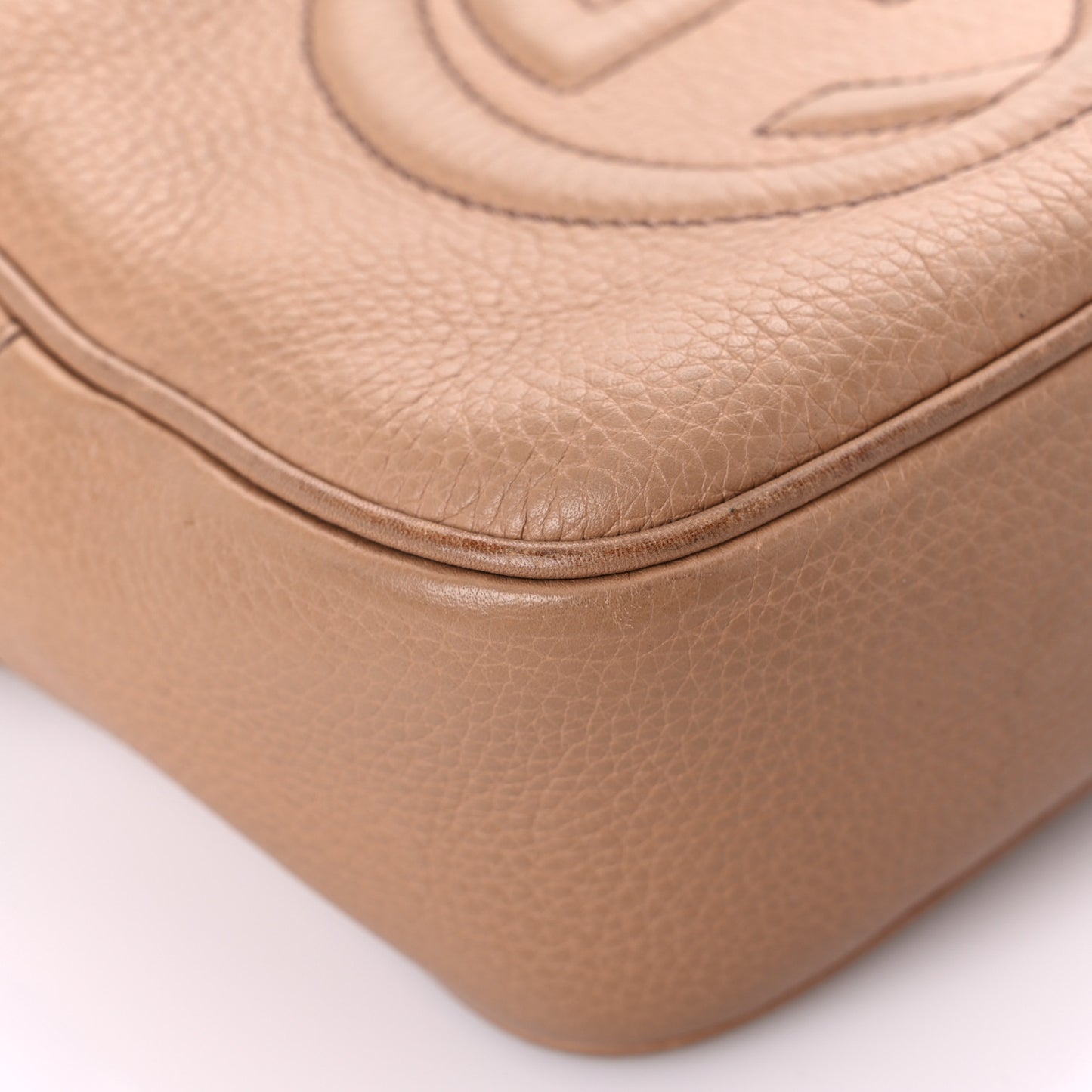 Pebbled Calfskin Small Soho Disco Bag Camelia
