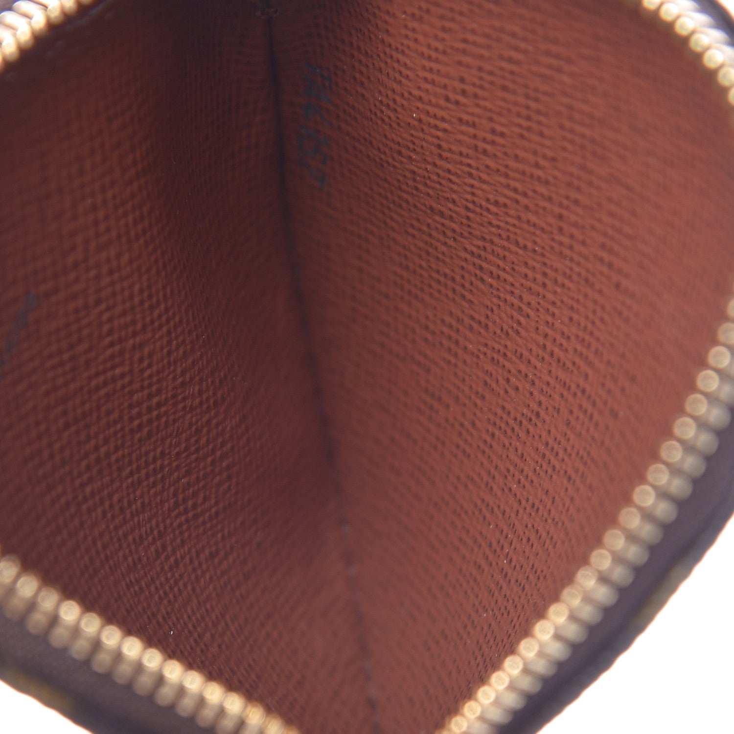Louis Vuitton Monogram Round Coin Purse 5 of 7