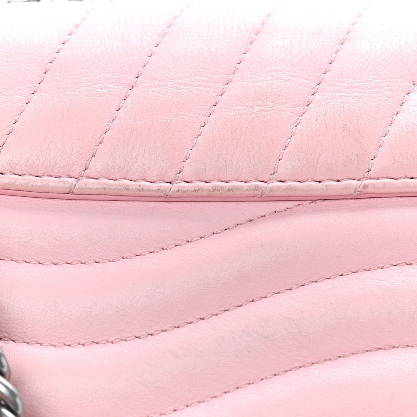 Calfskin New Wave Chain MM Smoothie Pink