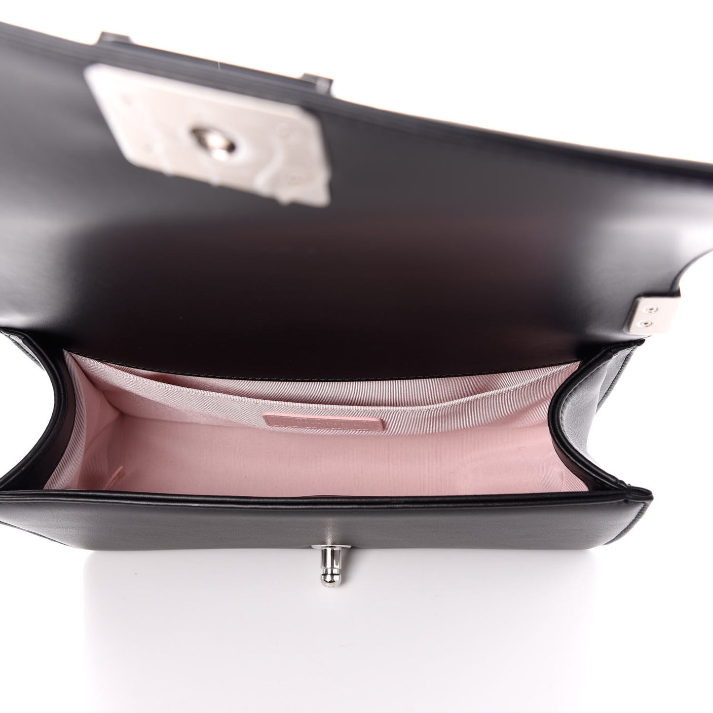 Calfskin Pearl Chevron Medium Boy Flap Black