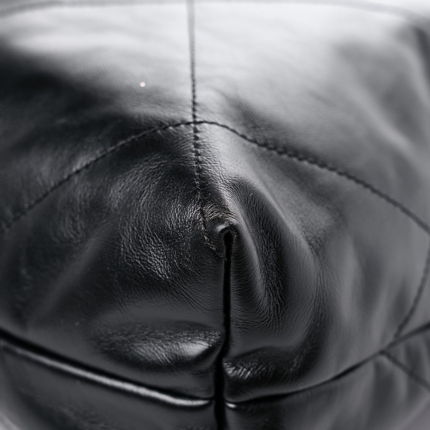 Shiny Calfskin Quilted Large Chanel 22 So Black