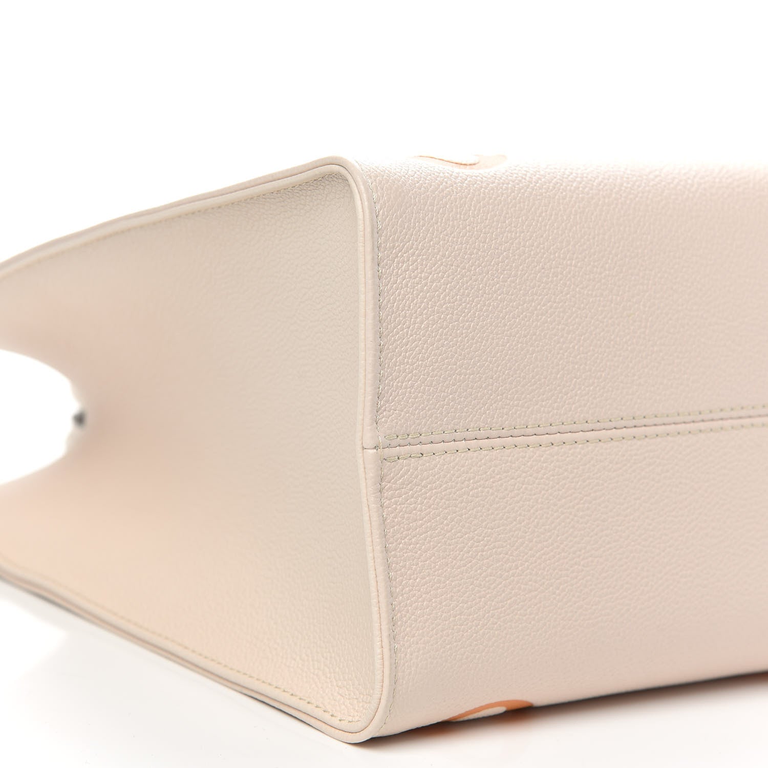 Louis Vuitton Empreinte Monogram Giant By The Pool Onthego MM Cream Saffron 9 of 11