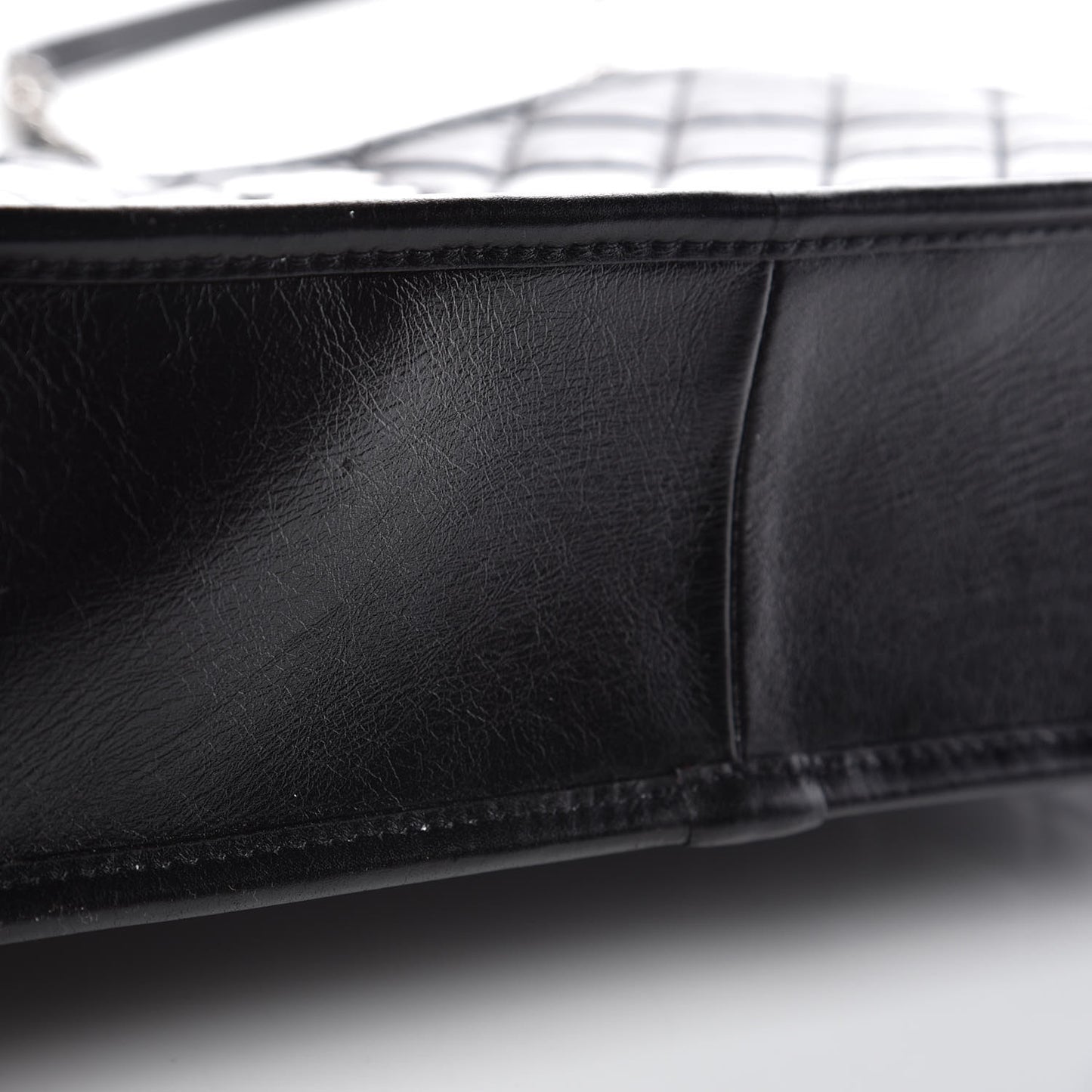 Aged Calfskin Quilted Large Working Vibe Camera Case Black