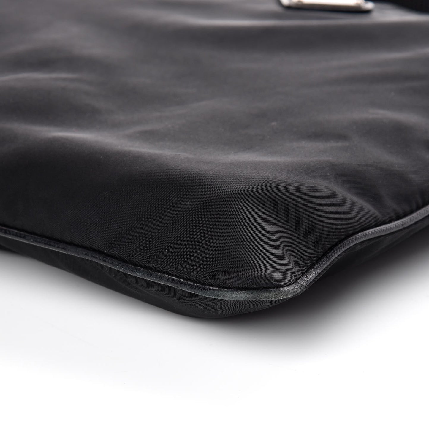 Nylon Flat Messenger Bag Black