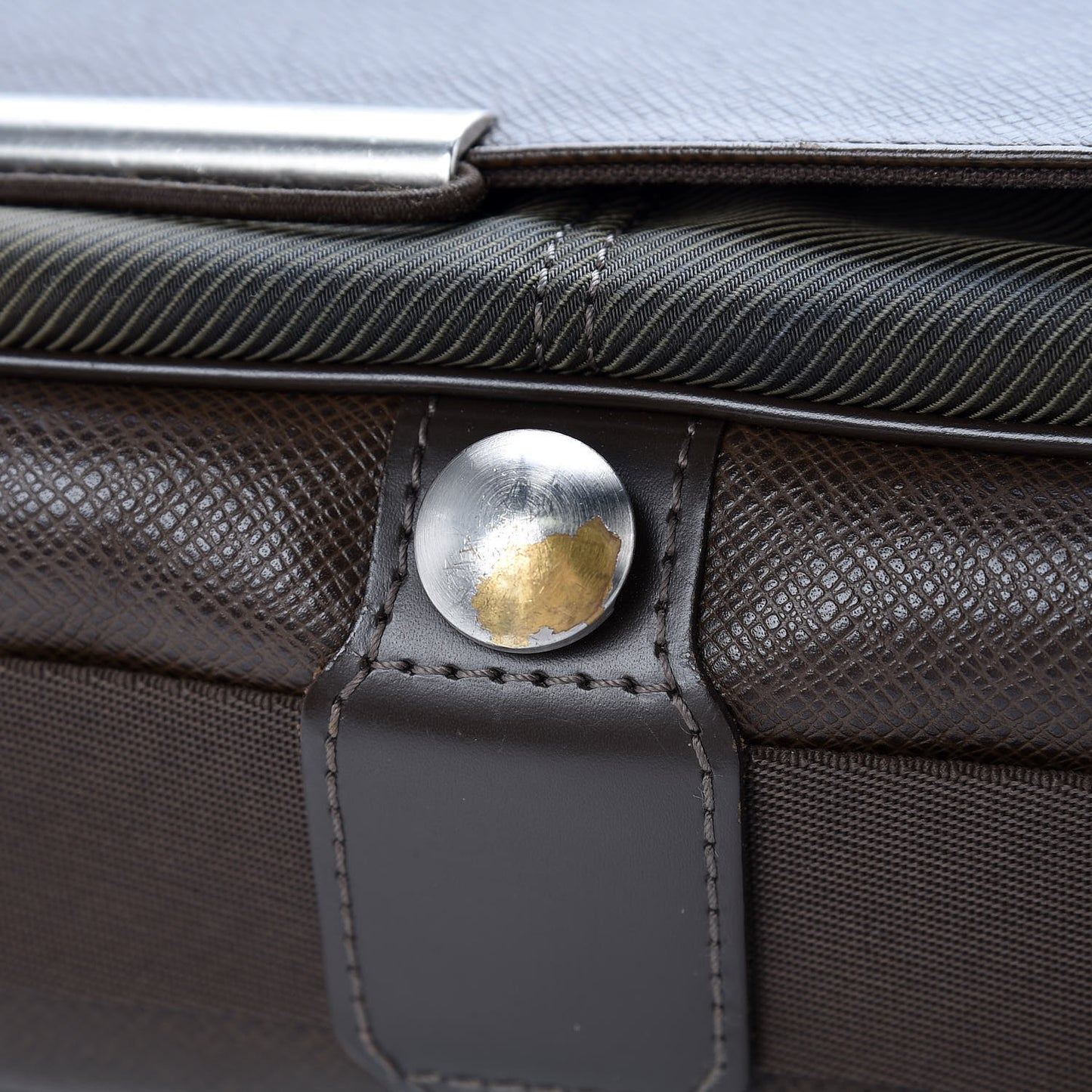 Taiga Viktor Messenger Bag Grizzli