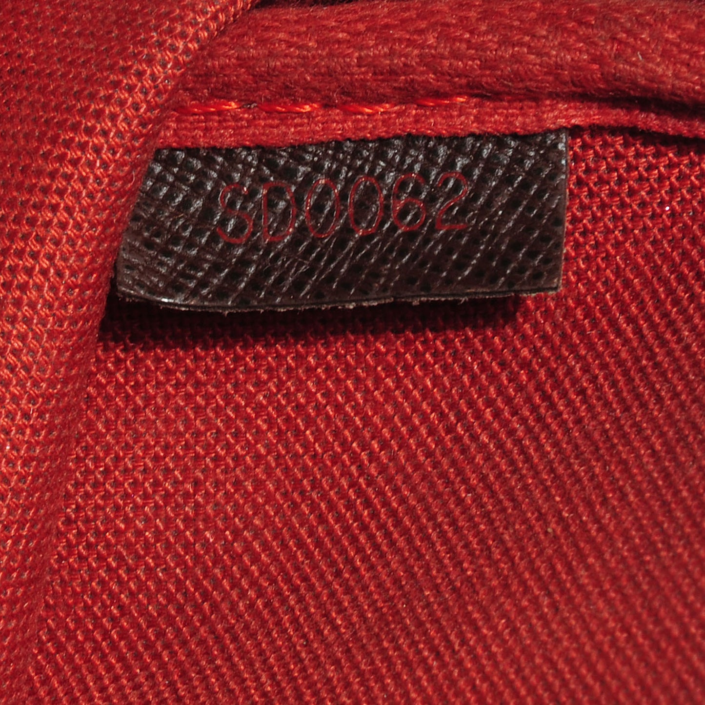 Damier Ebene Bucket Pochette Accessories