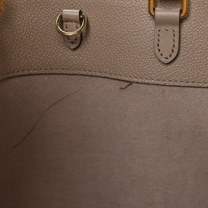 Louis Vuitton Empreinte Monogram Giant Onthego MM Tourterelle 11 of 12