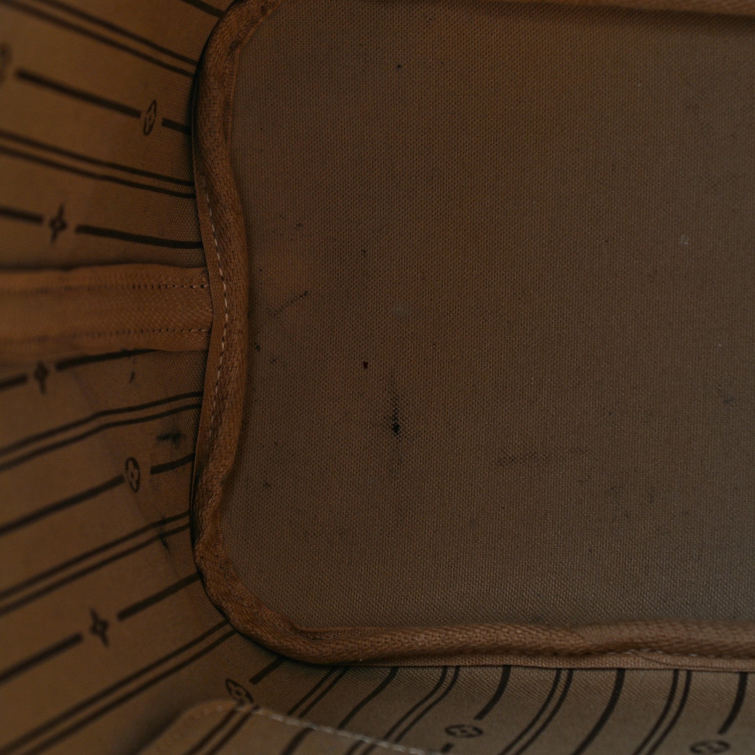 Louis Vuitton Monogram Neverfull MM 9 of 13