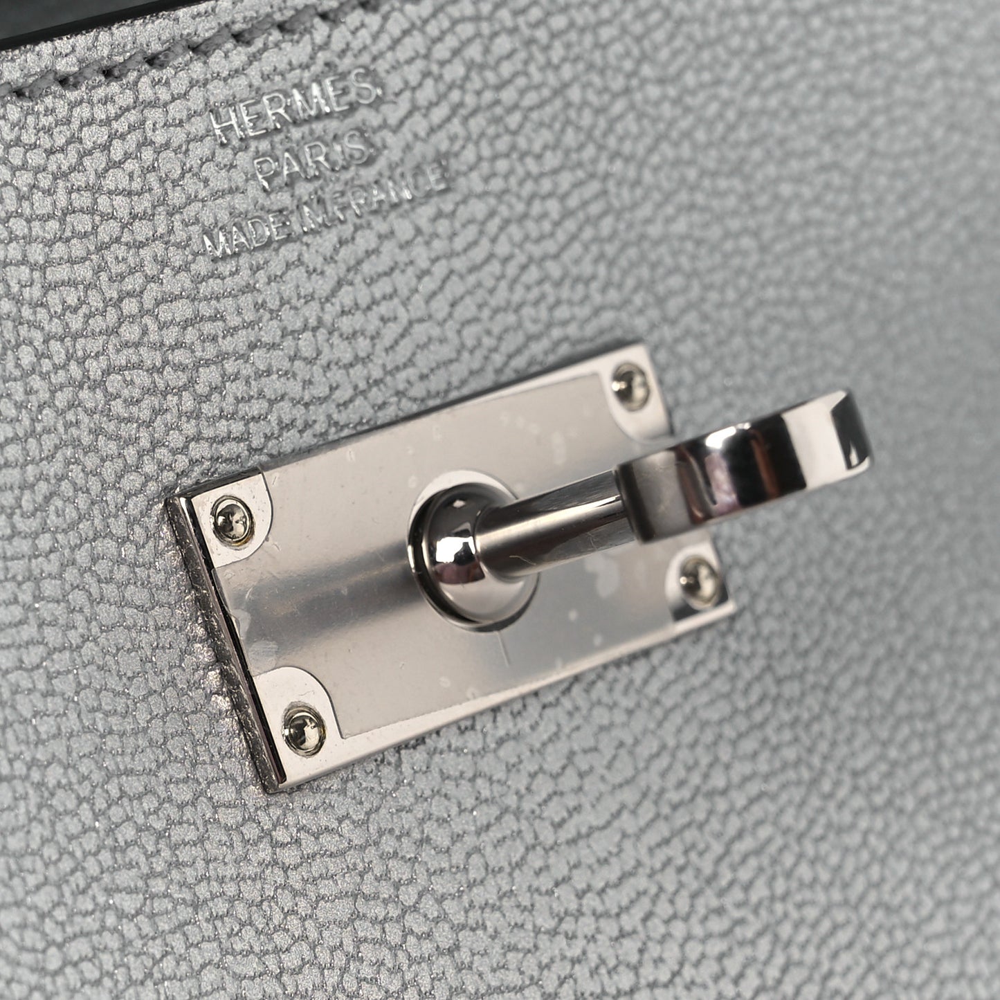 Metallic Chevre Chamkilight Kelly Wallet To Go Argent