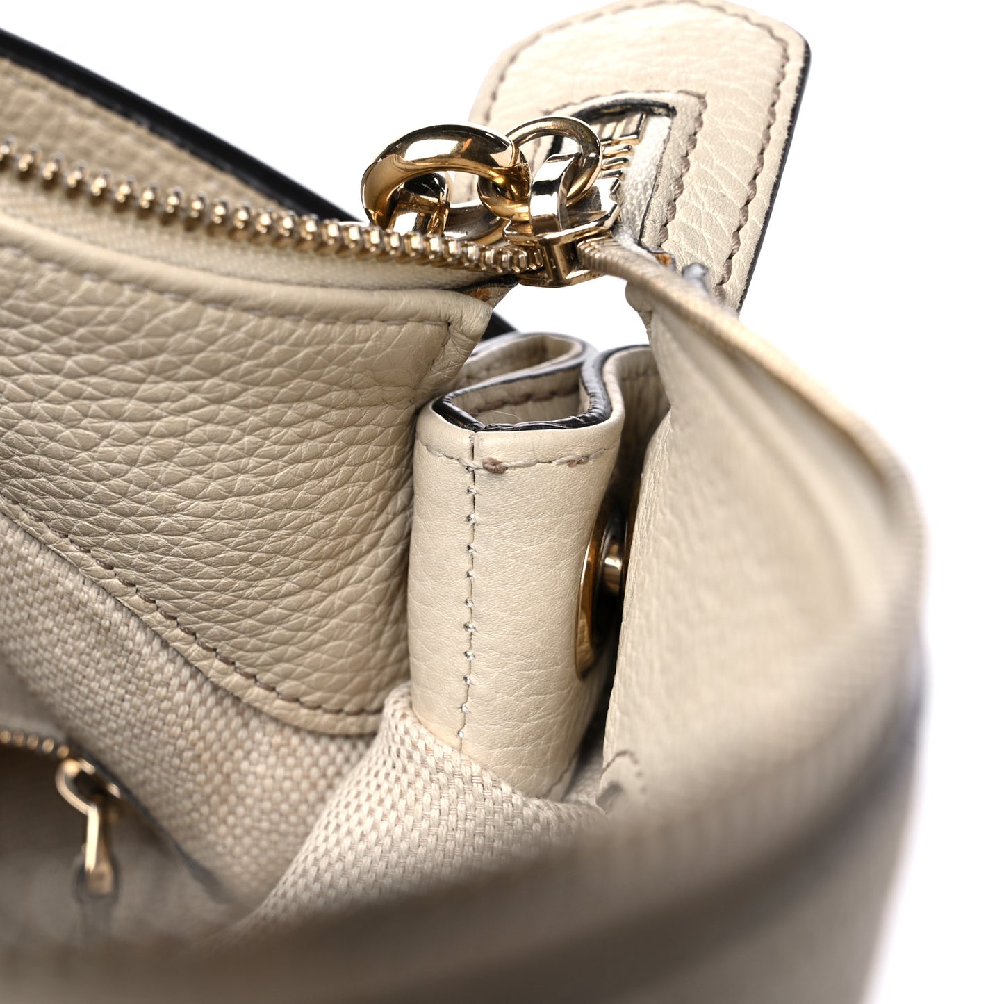 Pebbled Calfskin Large Soho Hobo Off White