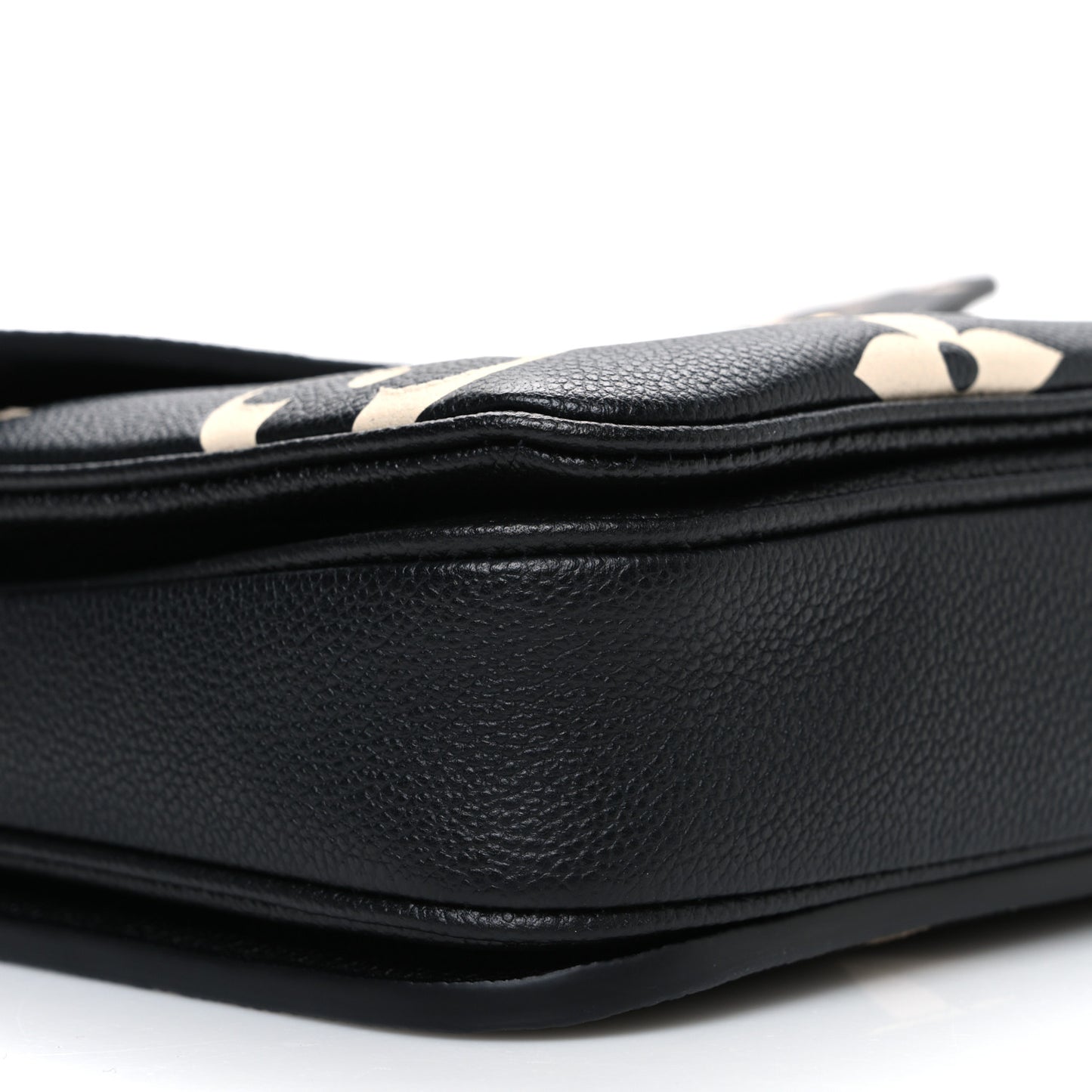 Empreinte Monogram Giant Pochette Metis Black Beige