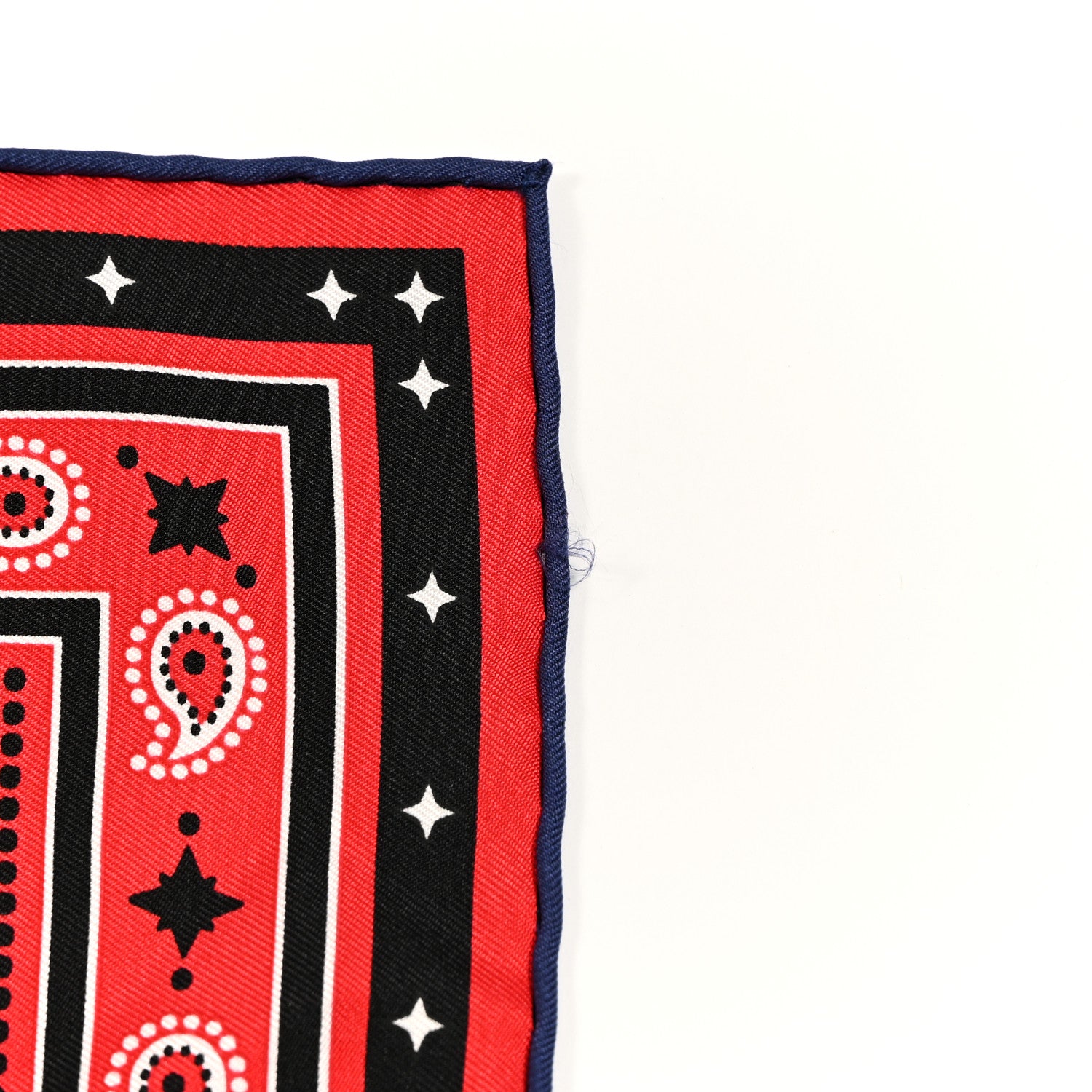 Hermes Silk Couvertures Et Tenues de Jour Bandana 70 Rouge 4 of 6