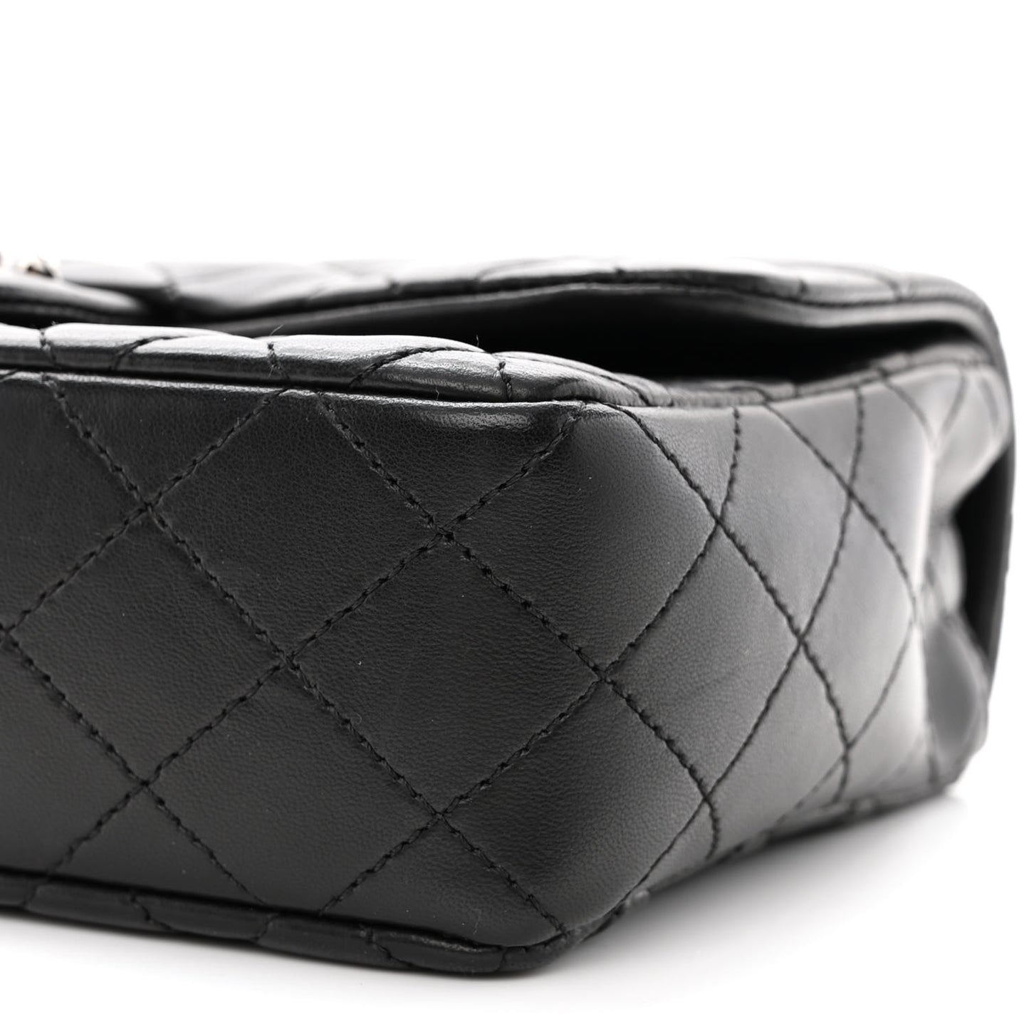 Lambskin Quilted Medium Westminster Pearl Flap Black