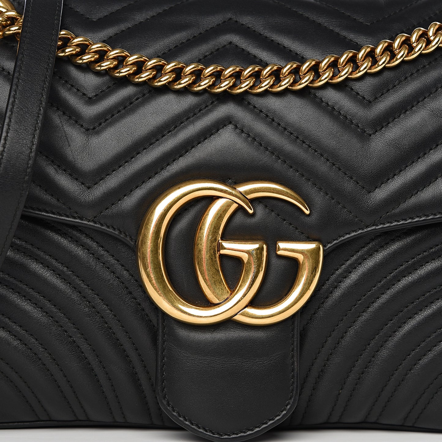 Calfskin Matelasse Medium GG Marmont Shoulder Bag Black